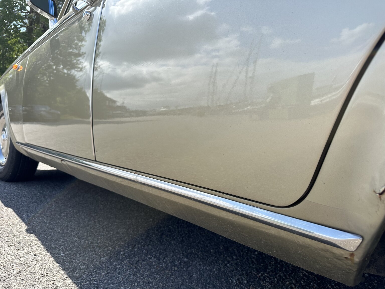 Exterior image of 1979 Rolls Royce Silver Shadow