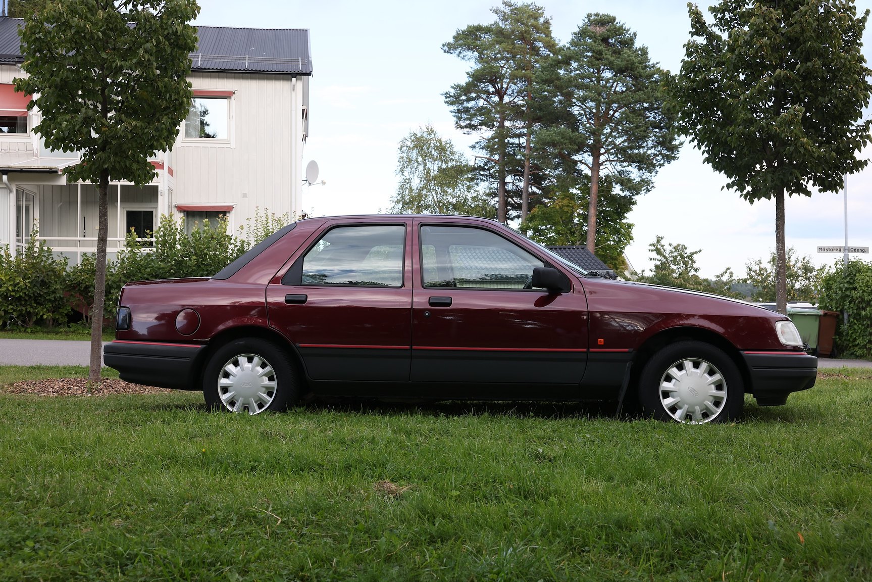 Exterior image of 1991 Ford Sierra Sedan 2.0 i 4x4 