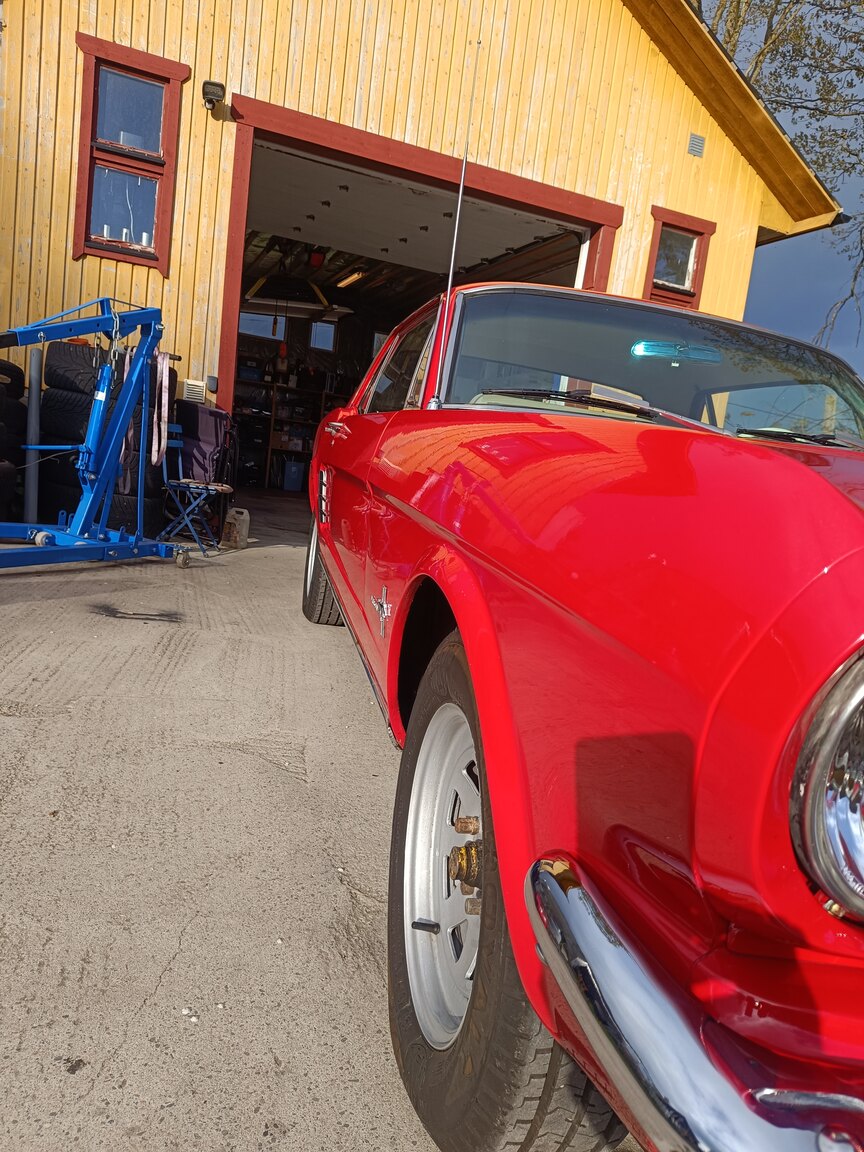 Exterior image of 1966 Ford Mustang Hardtop 3.3 