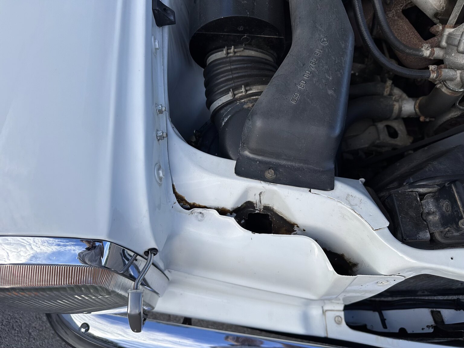 Image of 1975 Mercedes Benz 200 mechanics