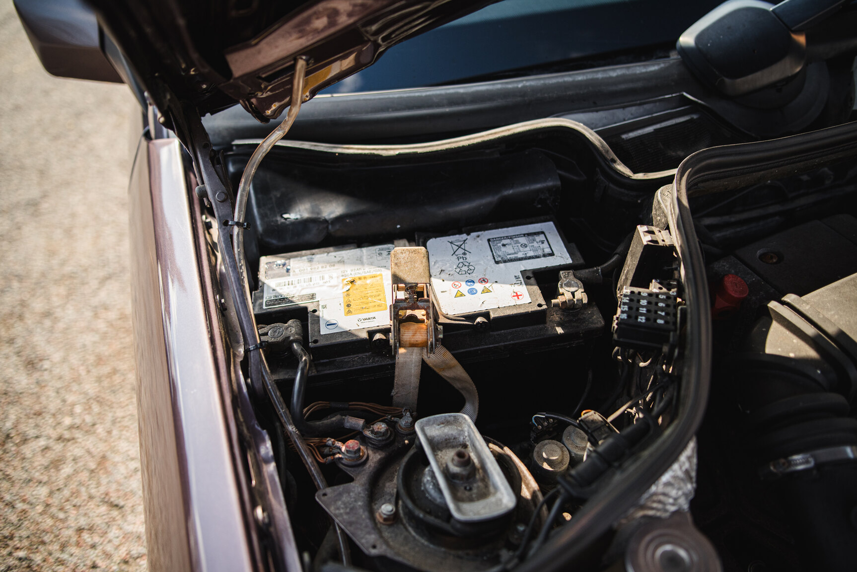 Image of 1993 Mercedes-Benz E 220 mechanics