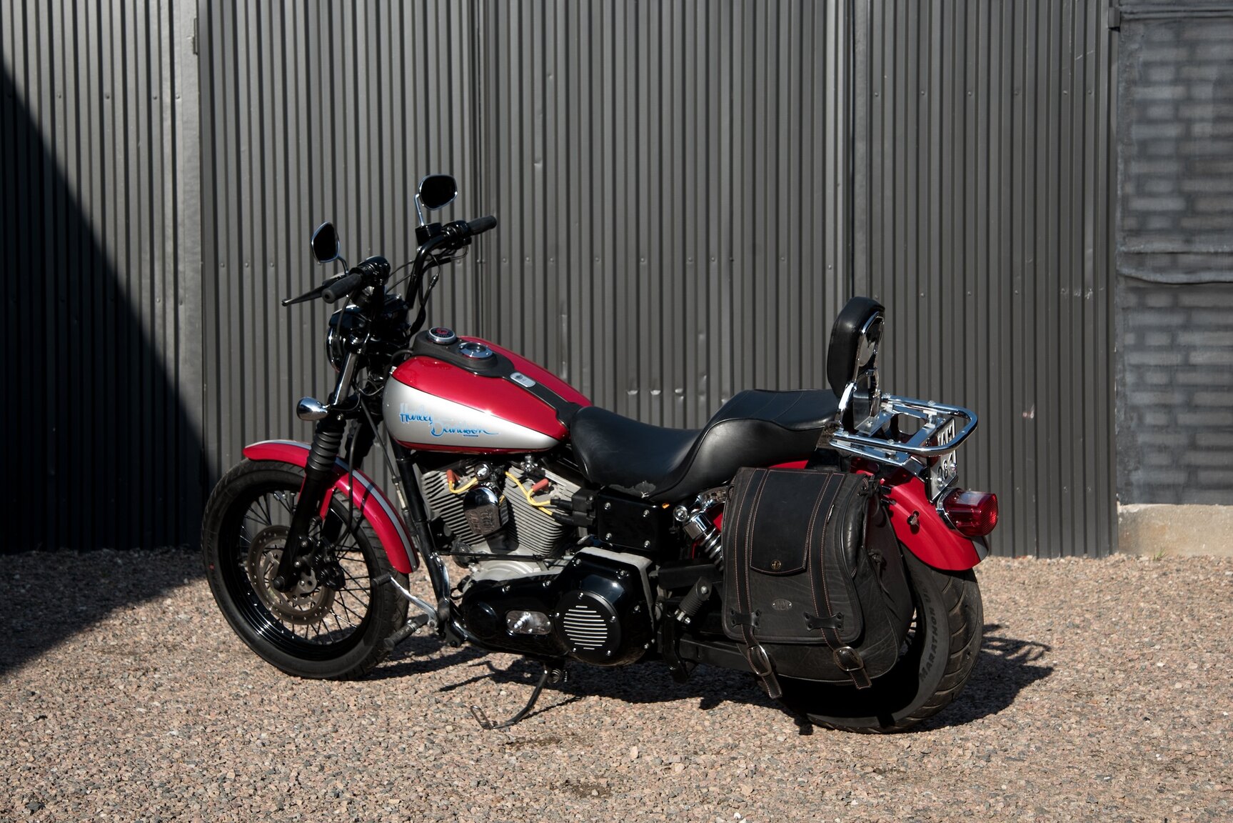 Exteriörbild på 2003 Harley Davidson Dyna Super Glide