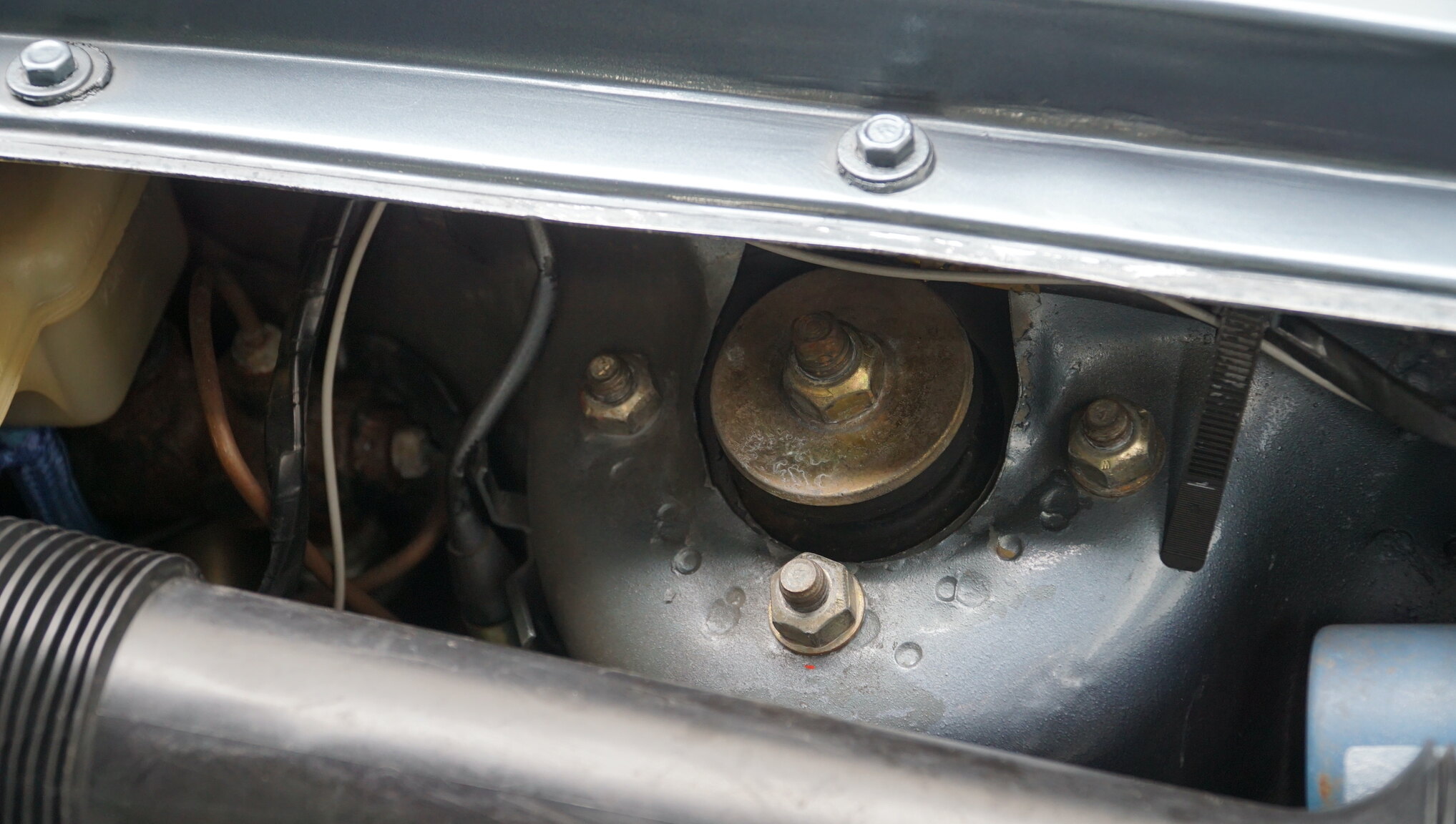 Image of 1983 Porsche 928S mechanics (17)