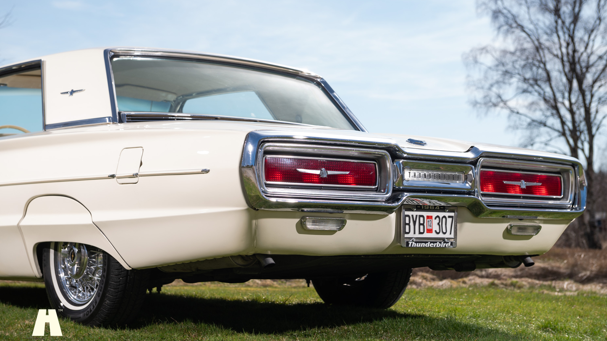 Exterior image of 1964 Ford Thunderbird 6.4 HT (13)