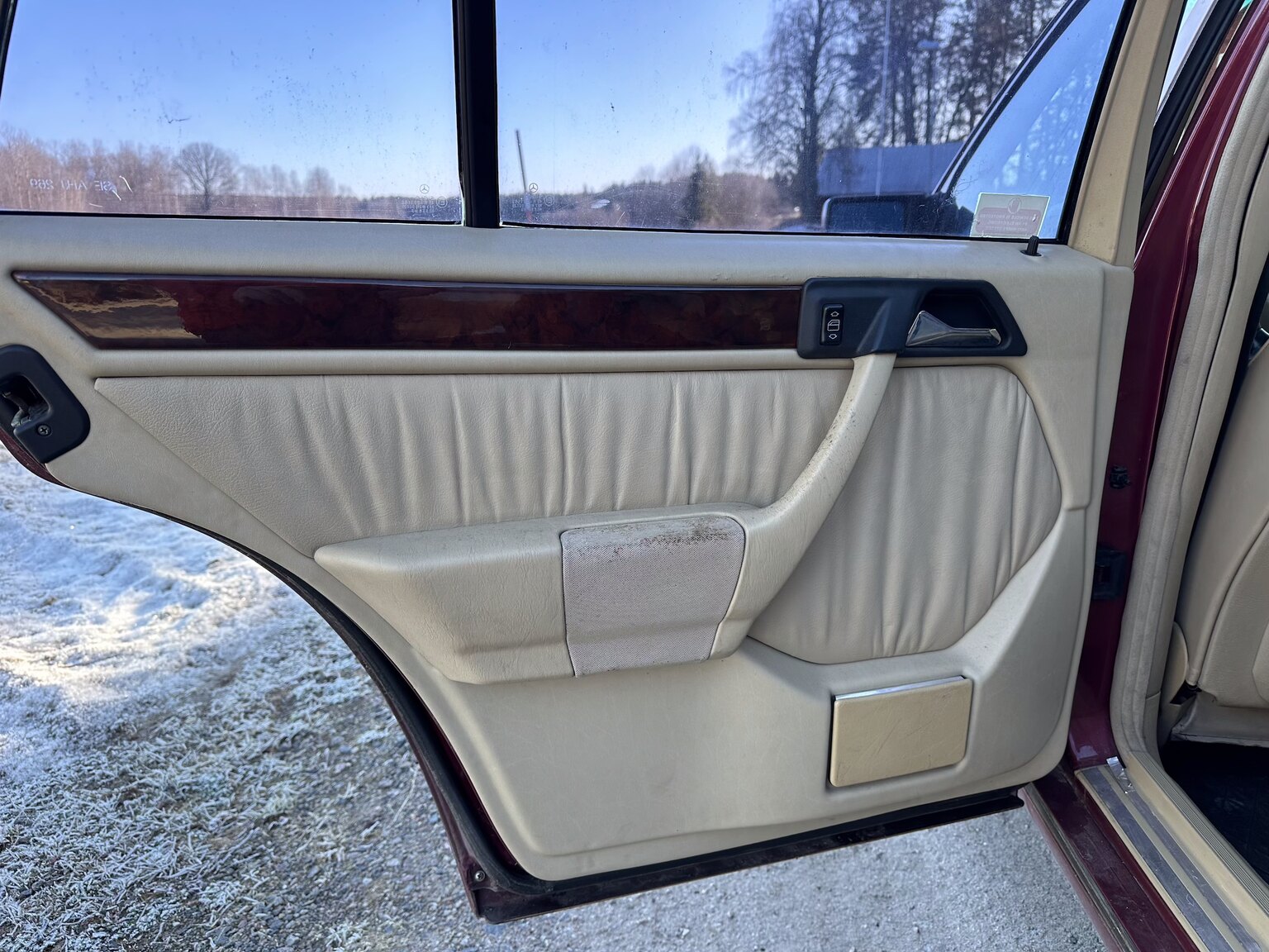 Innenraumfoto von 1992 Mercedes-Benz 300 TE-24