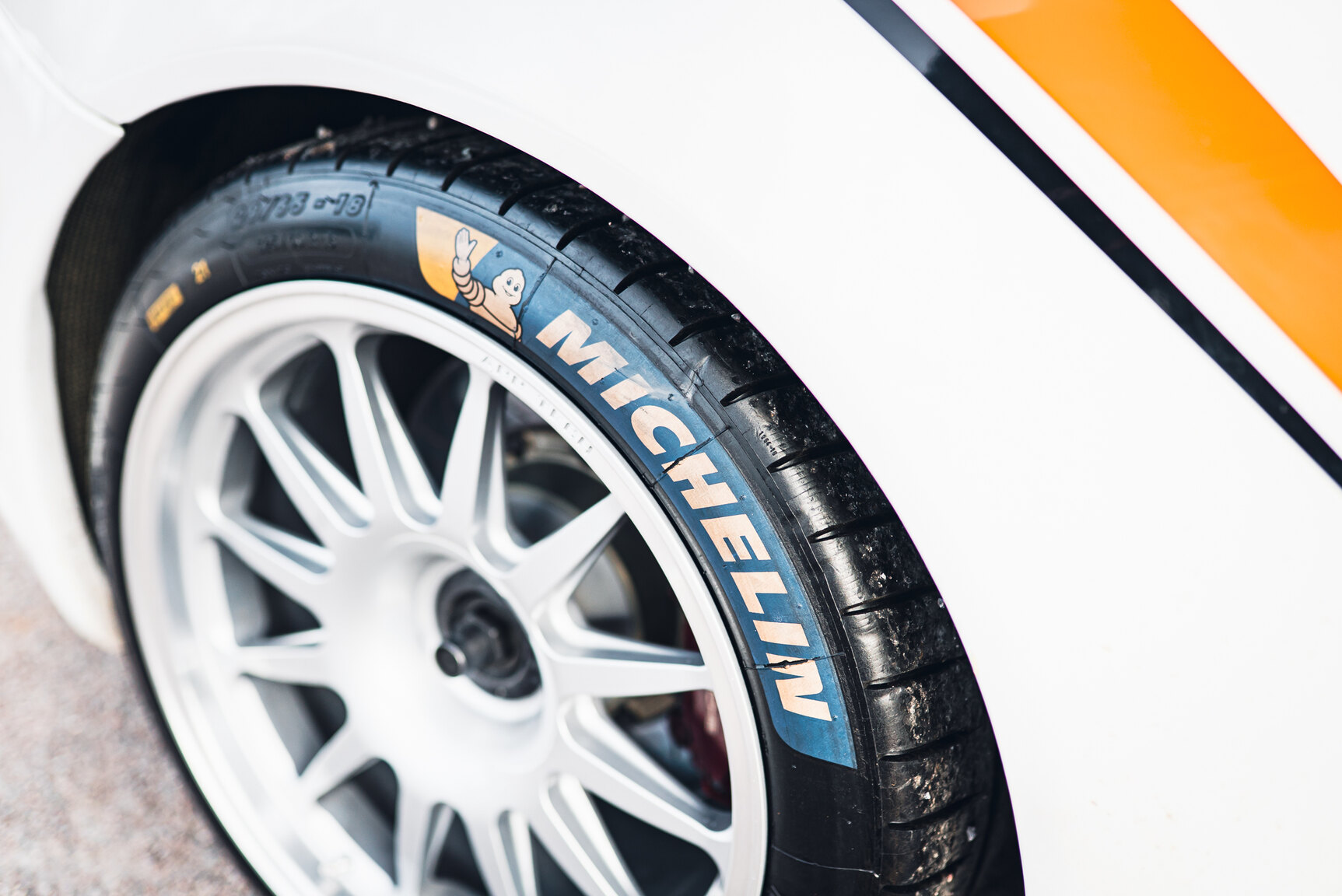 Exteriörbild på 2011 Porsche 911 GT3 Rally Car