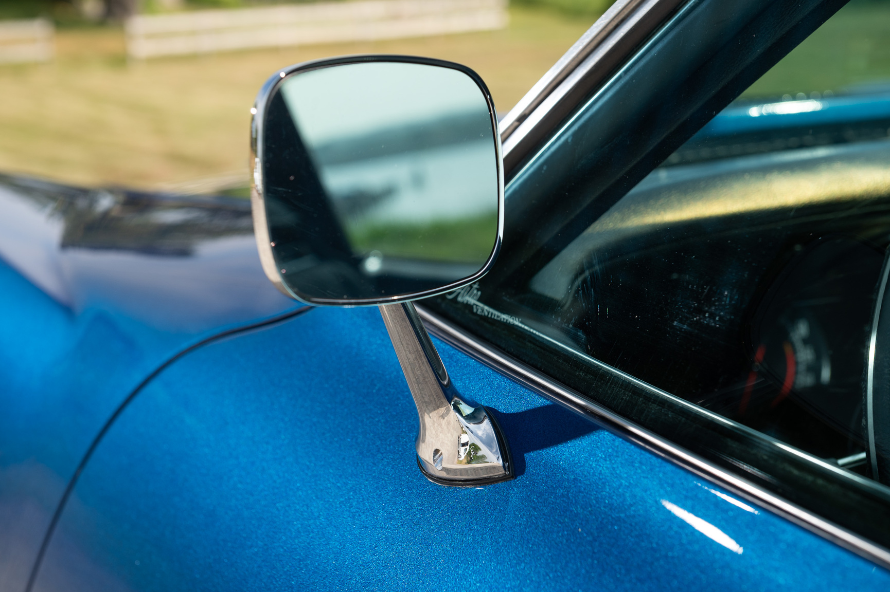 Exteriörbild på 1973 Corvette C3 Stingray (24)