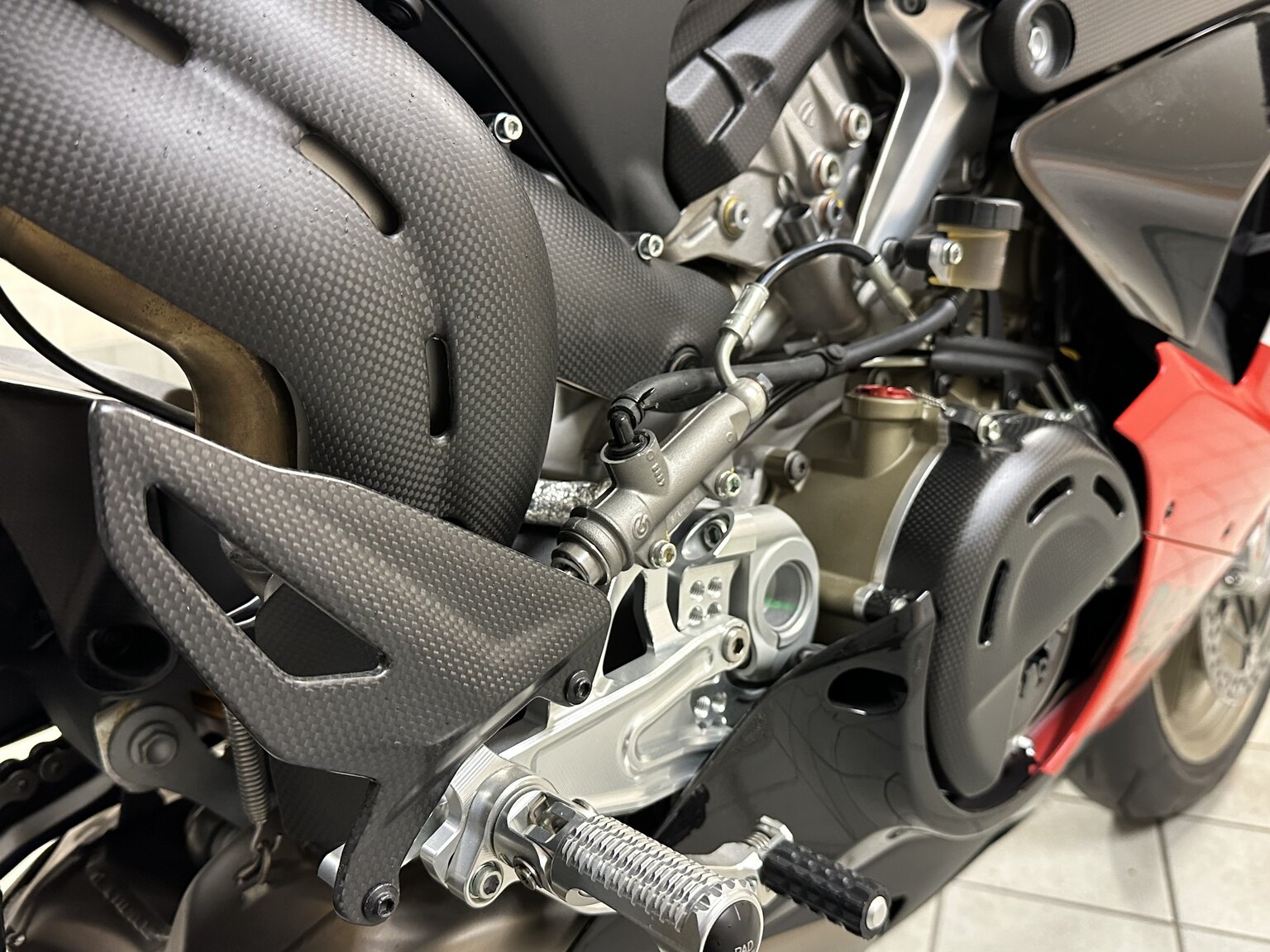 Image of 2020 Ducati Panigale V4 25° Anniversario (8) mechanics