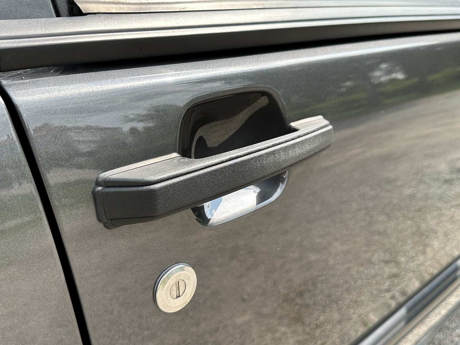 Exterior image of 1990 Volvo 740 Turbo 16s
