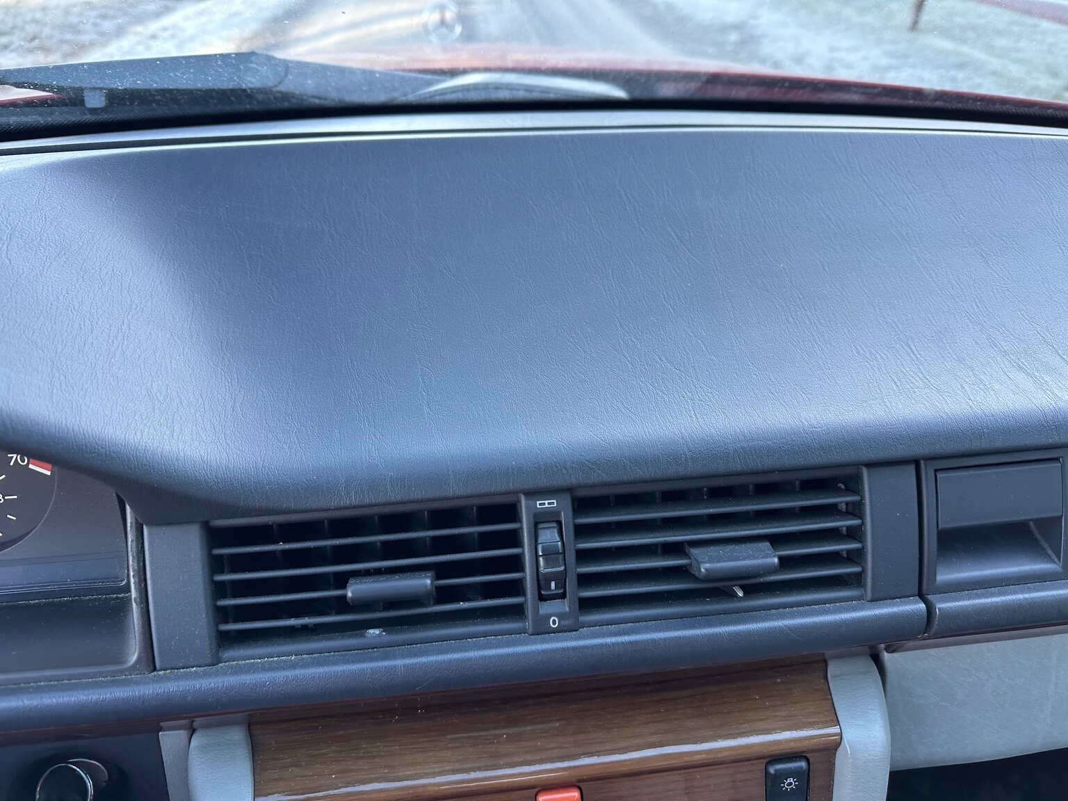 Interior image of 1990 Mercedes-Benz 200 E