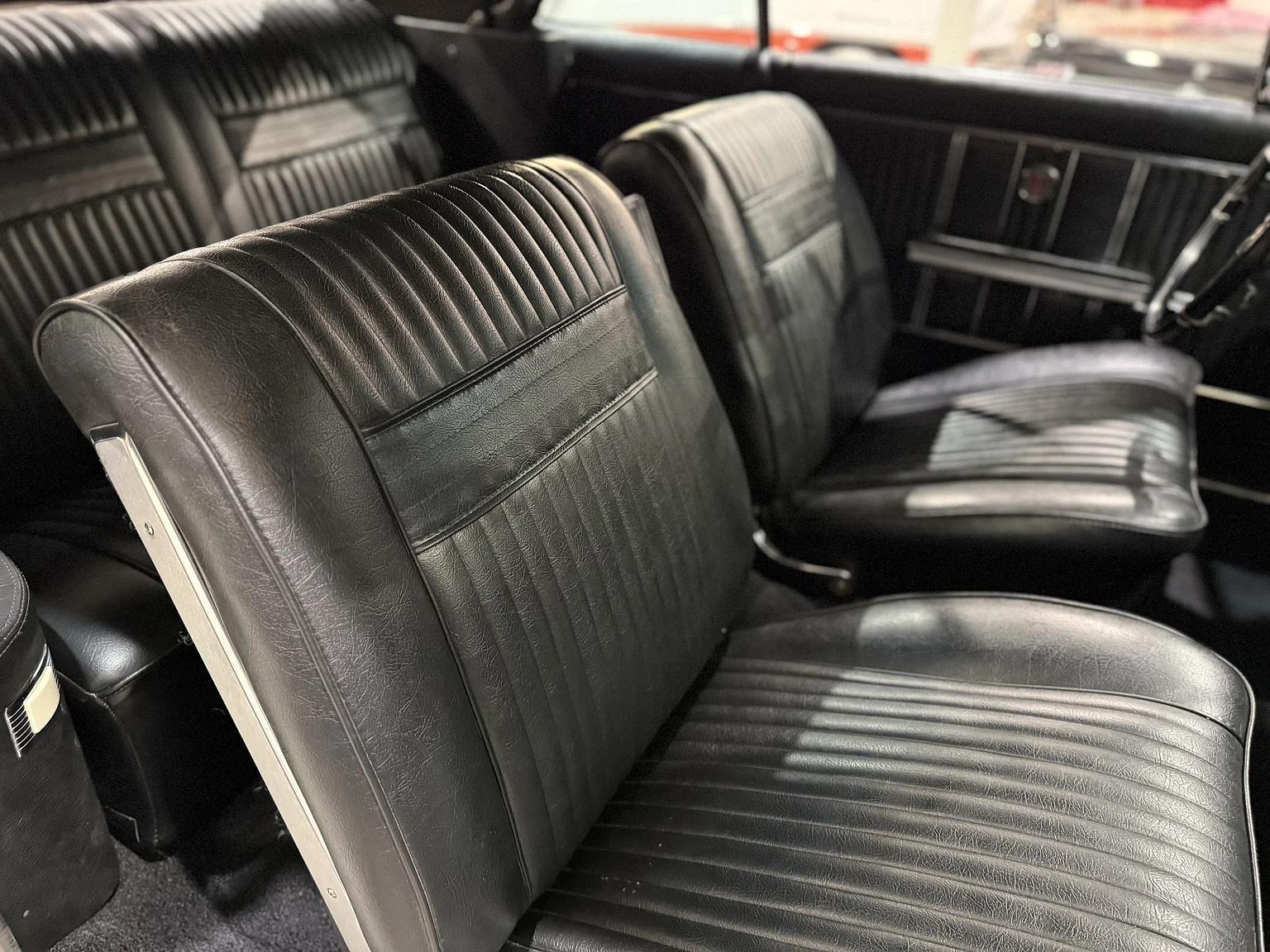 Innenraumfoto von 1964 Oldsmobile Cutlass Convertible (27)