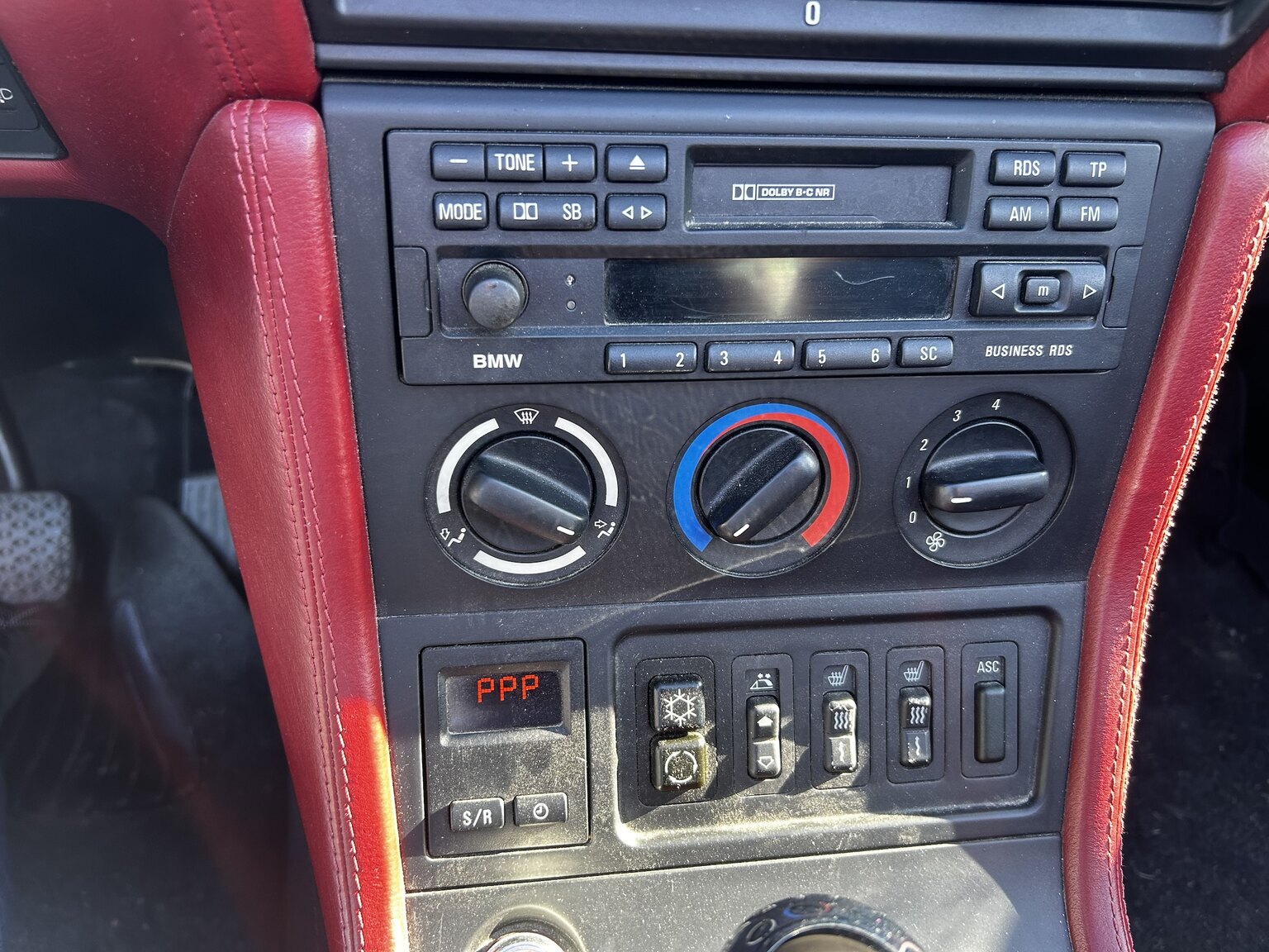 Interior image of 1999 BMW Z3 2.8i (8)
