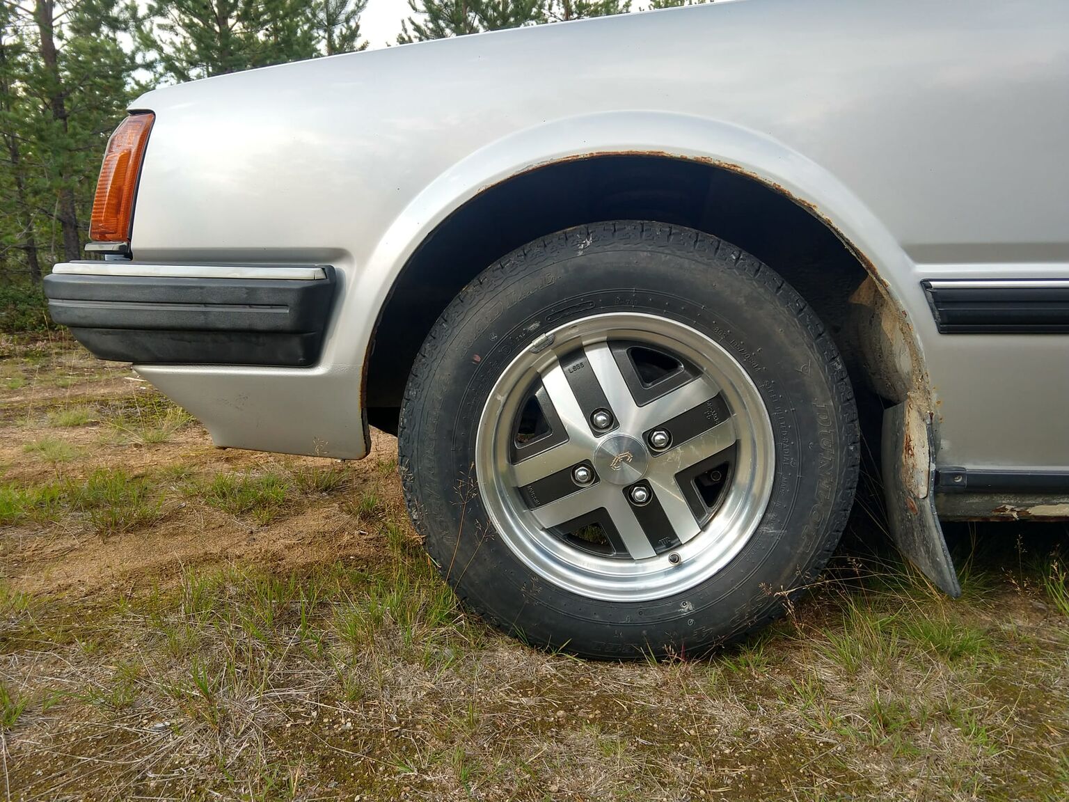 Exteriörbild på 1983 Datsun Laurel