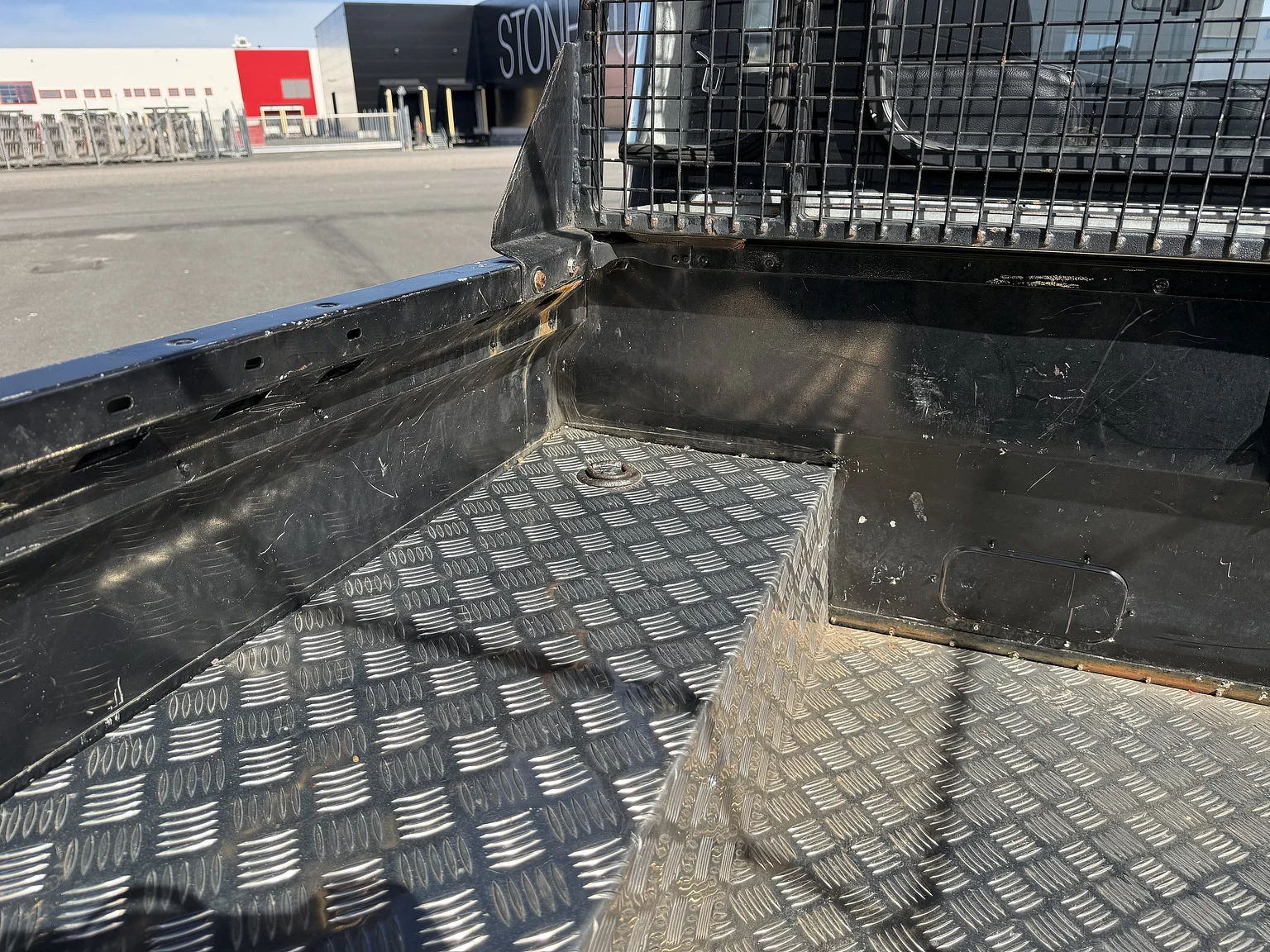 Exterior image of 2000 Land Rover Defender 110 Tomb Raider (36)