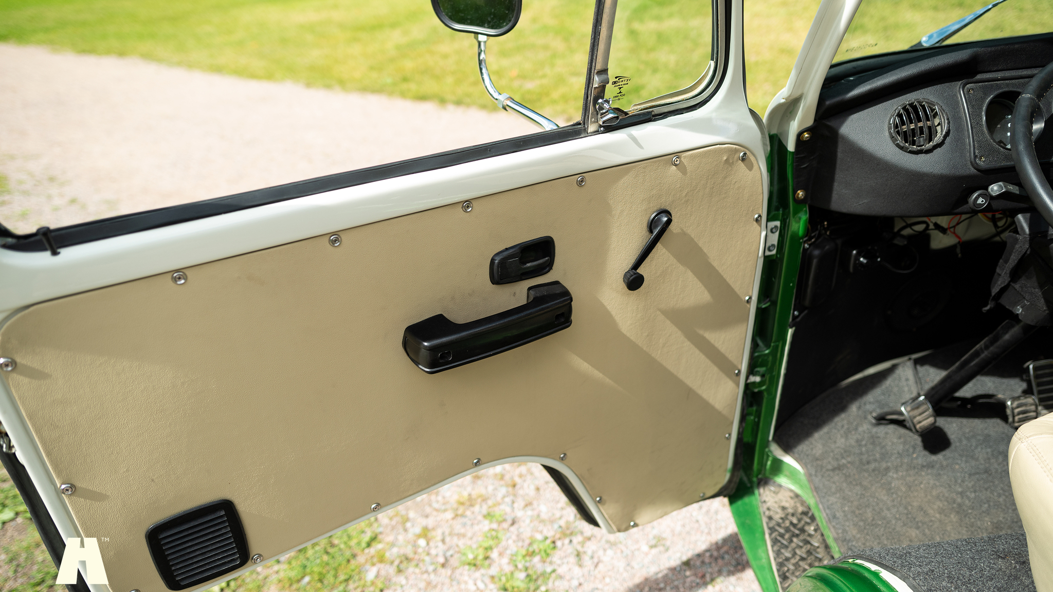 Interior image of 1998 Volkswagen T2 Camper
