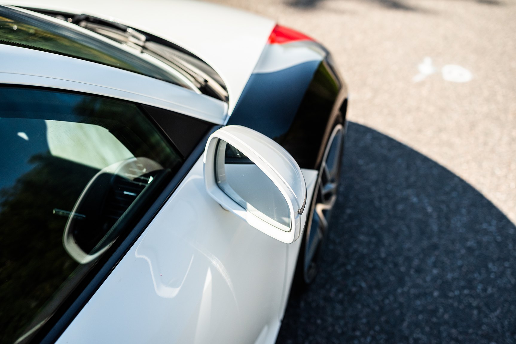Exterior image of 2008 Audi R8 4.2 V8 Turbo Manuell