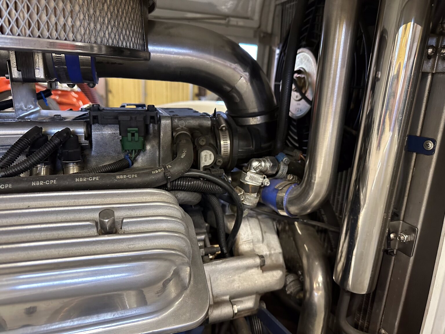Image of 1932 Custom Ford Rod White Ice mechanics