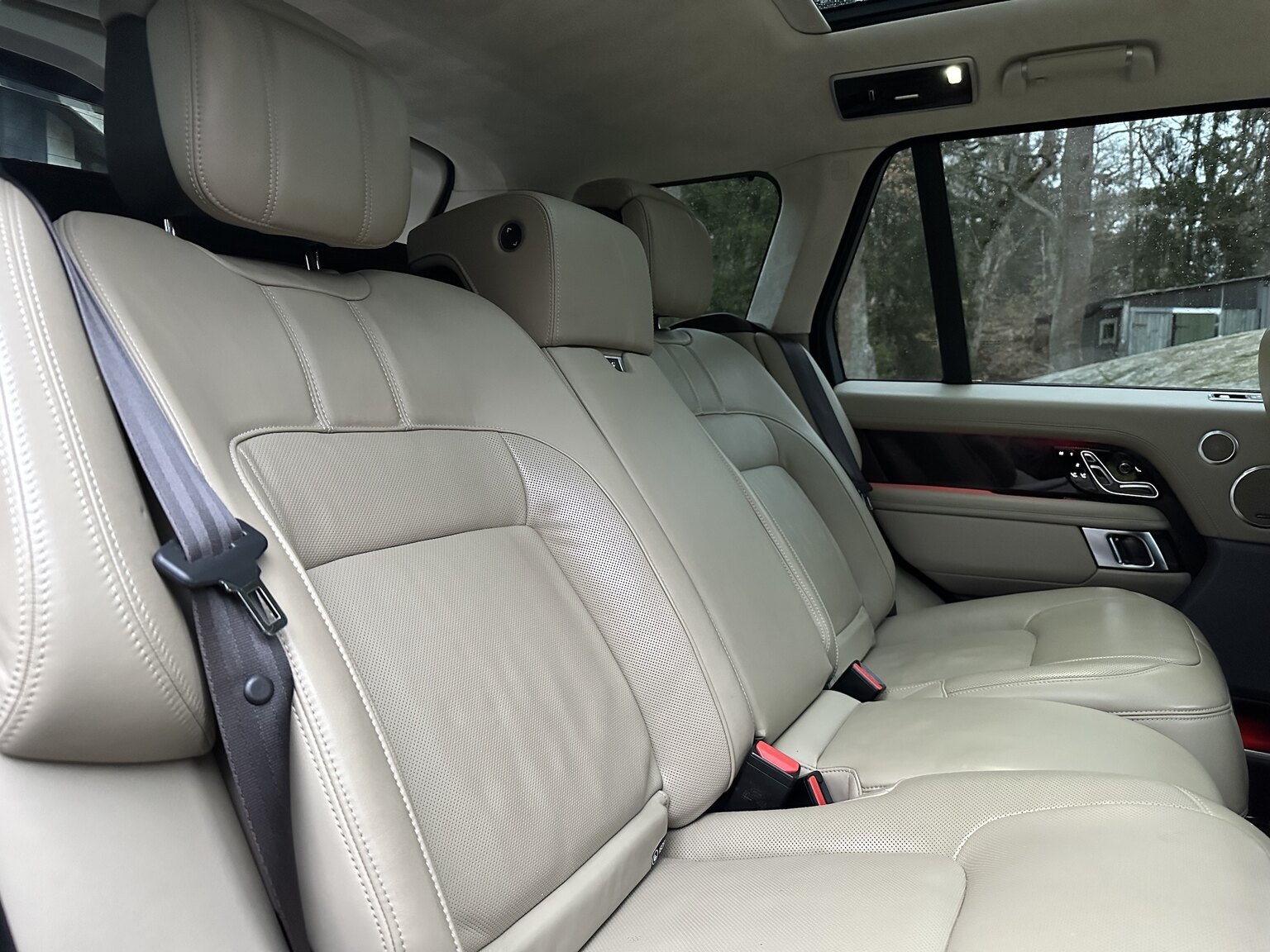 Interior image of 2019 Range Rover Vouge Autobiography SDV8