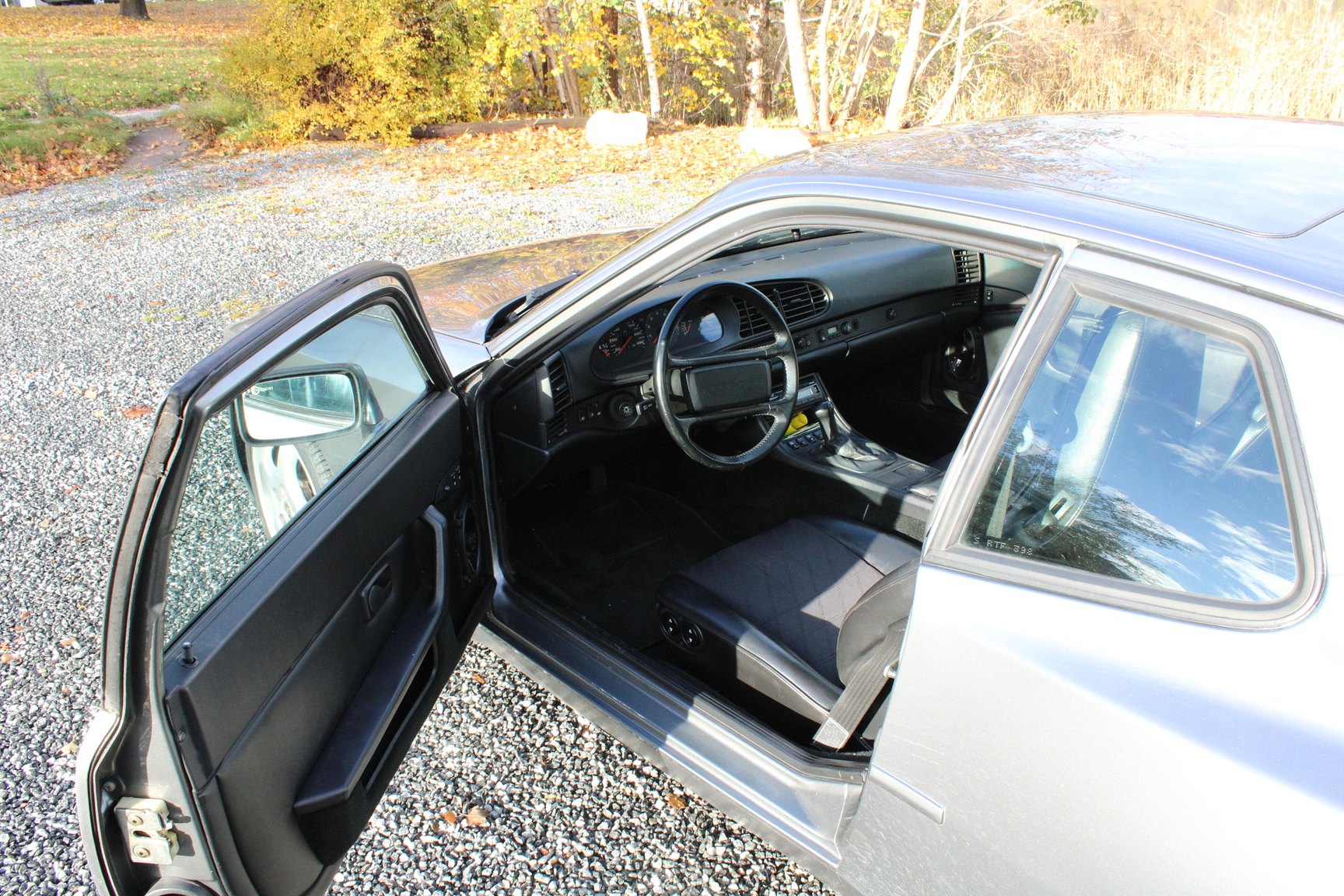 Exterior image of 1991 PORSCHE 944 S2