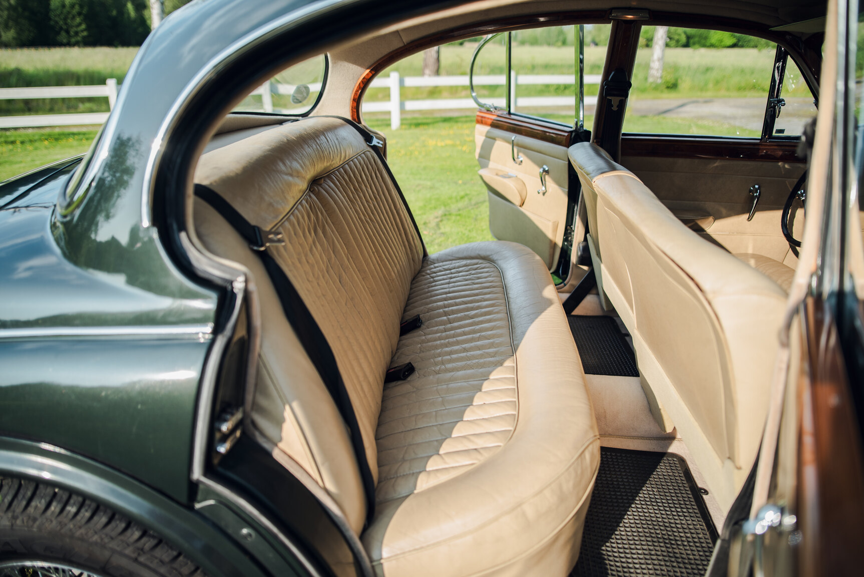 Interior image of 1965 Daimler 250 V8