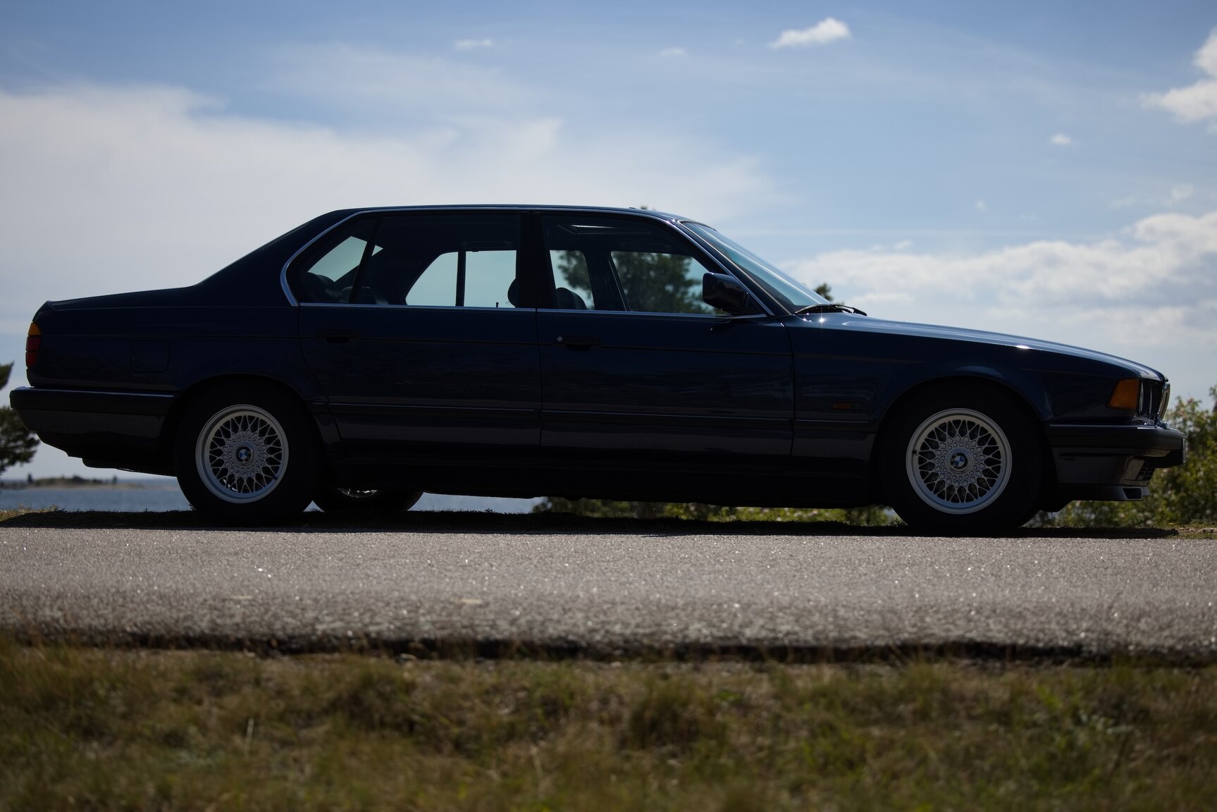 Exterior image of 1990 BMW 750 IAL Highline