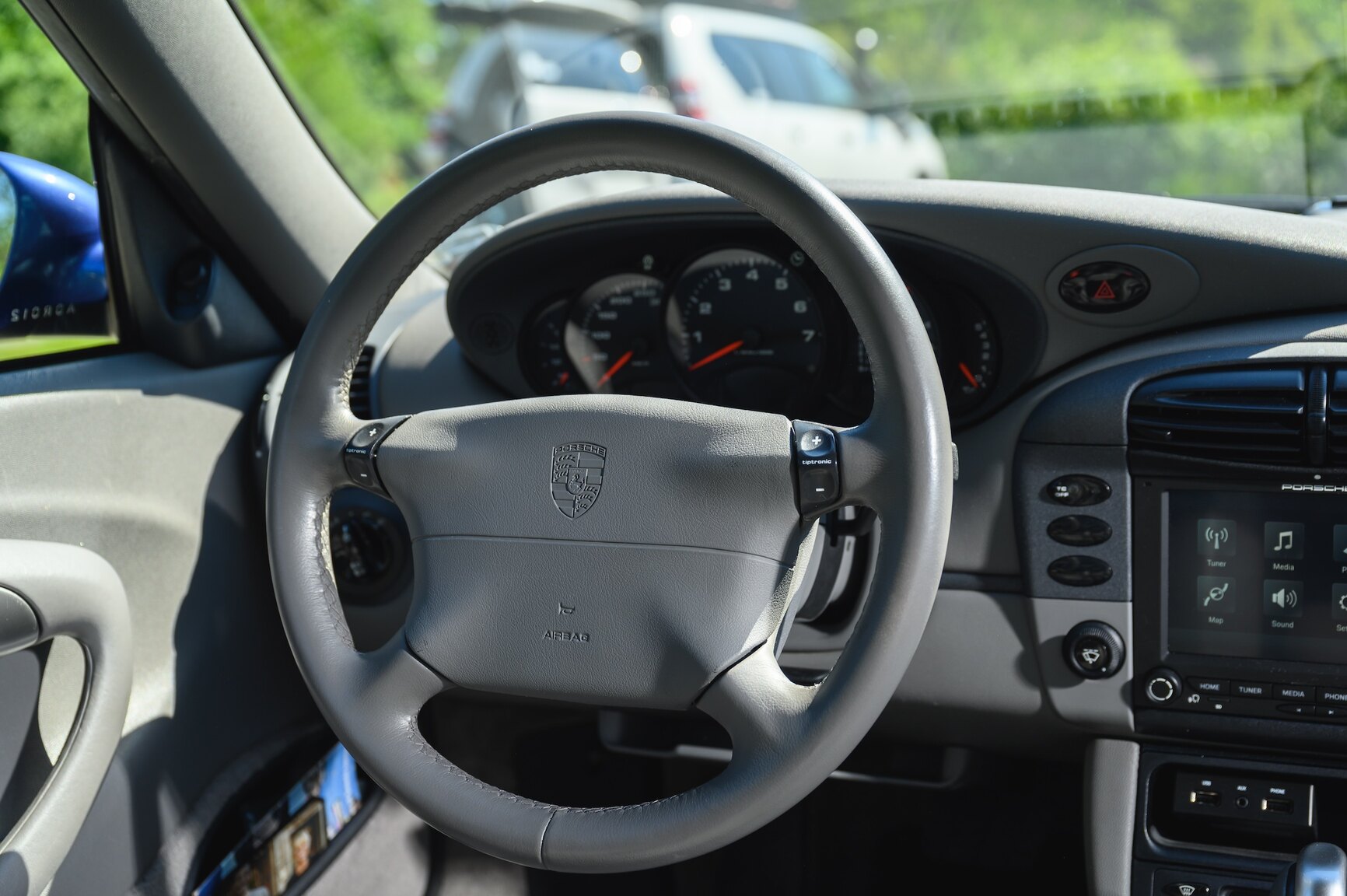 Innenraumfoto von 1998 Porsche 911 Carrera Tiptronic (34)