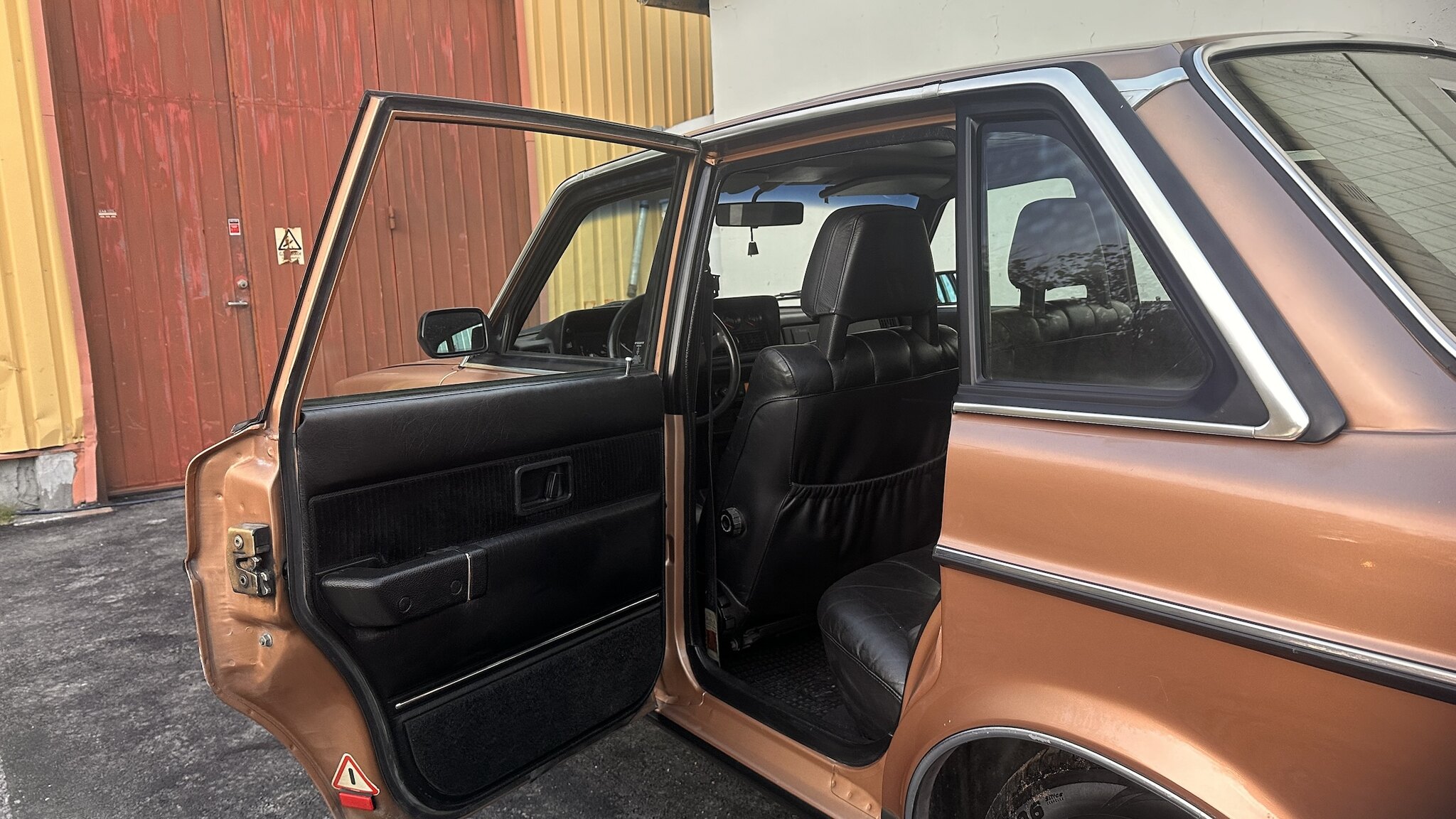 Interiörbild 1981 Volvo 244 GLE D6