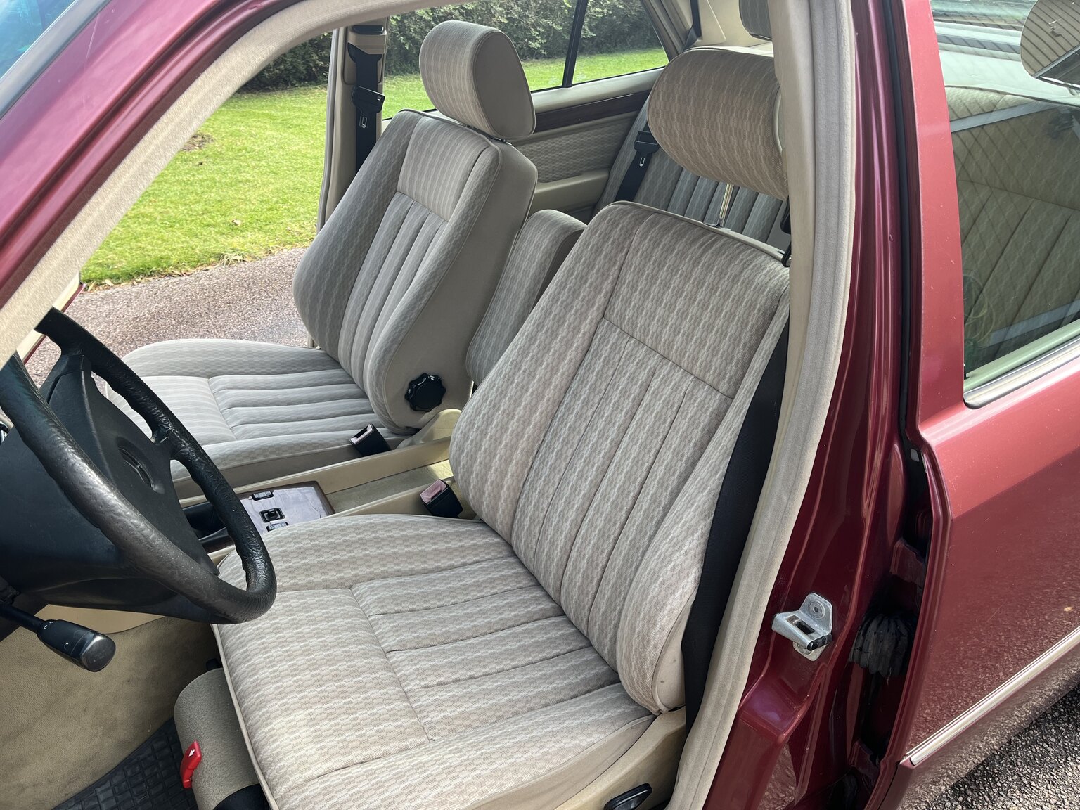 Interiörbild 1990 Mercedes-Benz 230 E