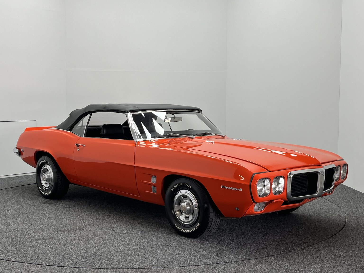 Exteriörbild på 1969 Pontiac Firebird