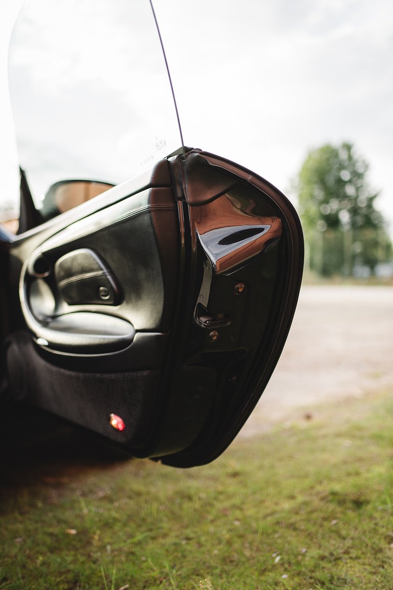 Interior image of 1998 Porsche 996 Carrera 