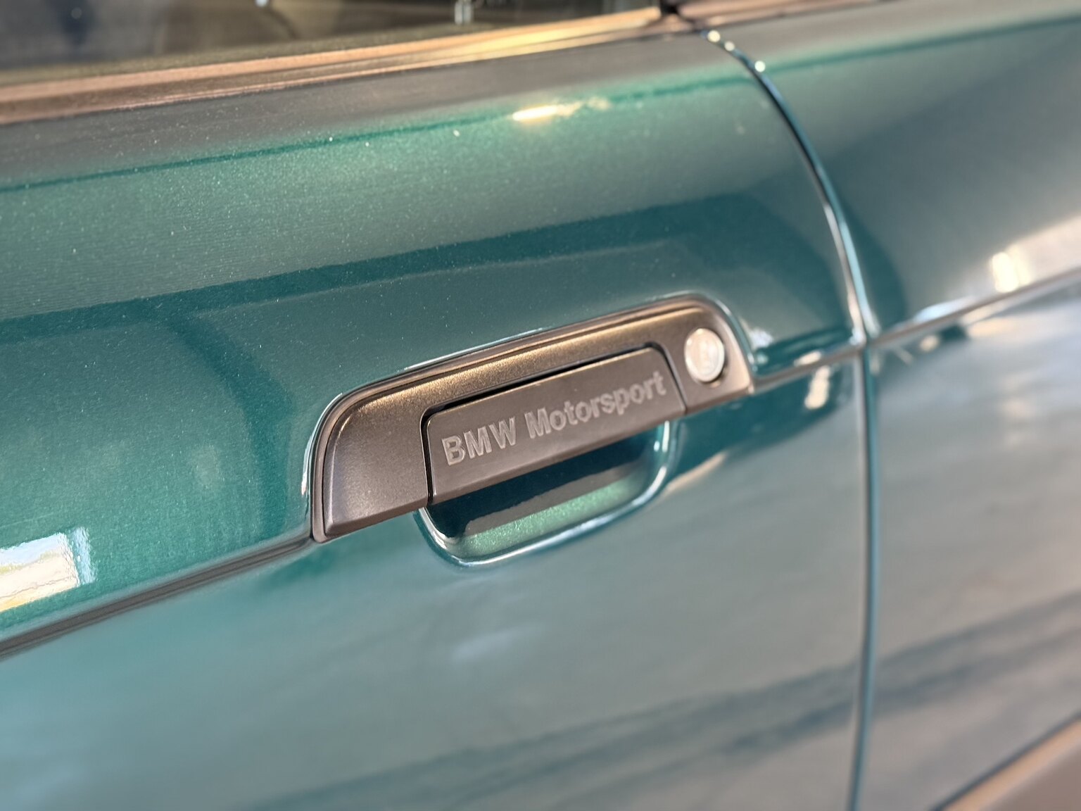 Exteriörbild på 1995 BMW 325i Coupé AVUS Edition "No Reserve Auction"