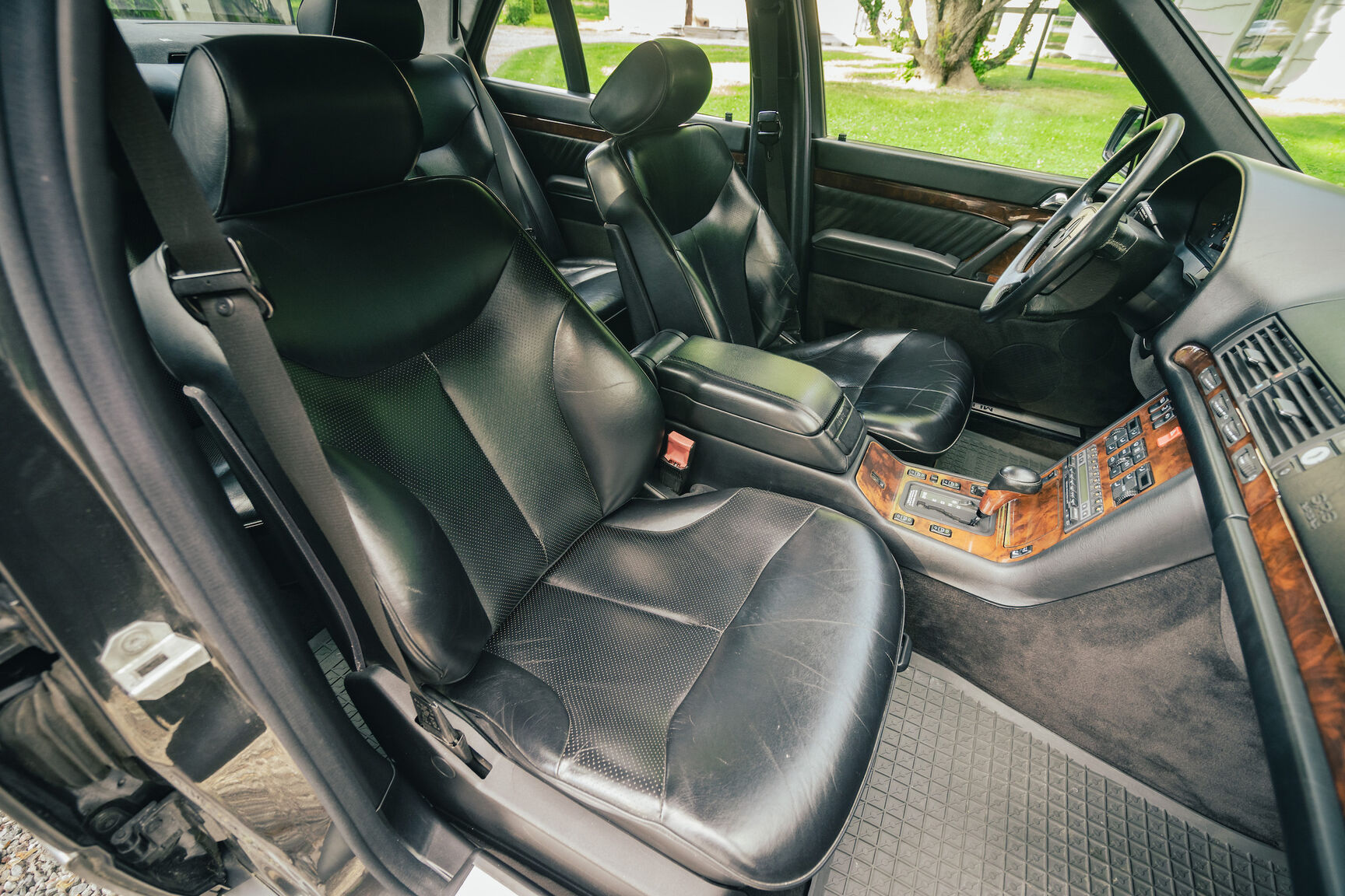 Innenraumfoto von 1992 Mercedes-Benz 500 SE (23)