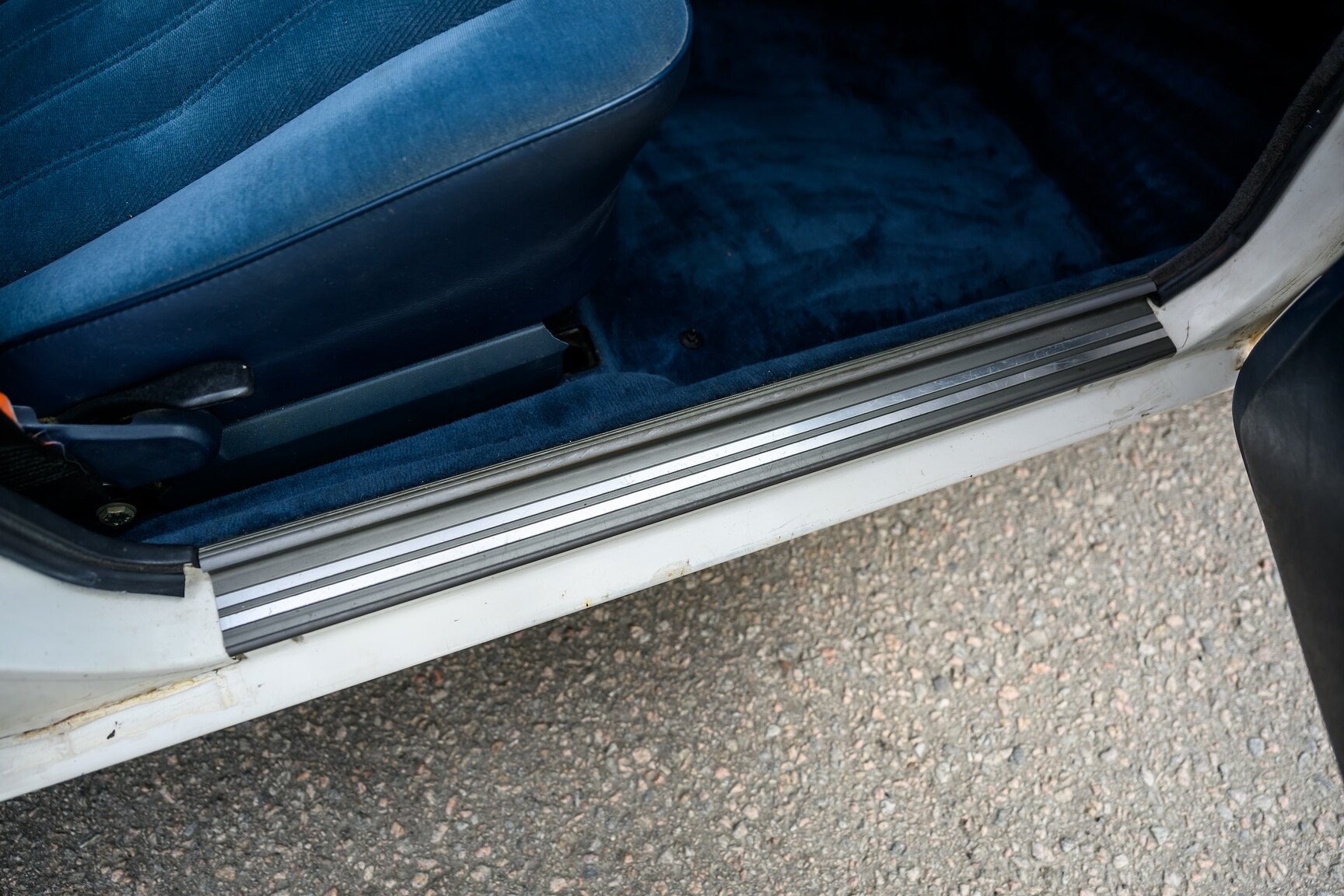 Innenraumfoto von 1986 BMW 520i