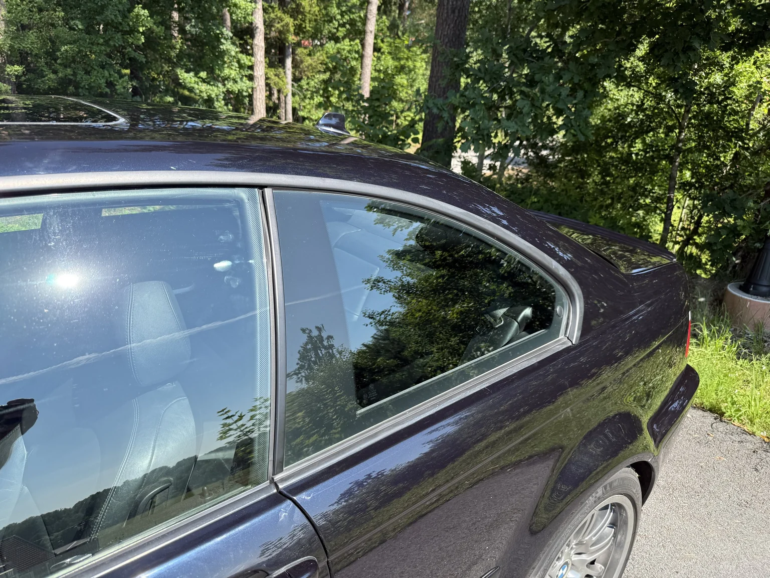 Exterior image of 2004 BMW M3 Coupé (27)