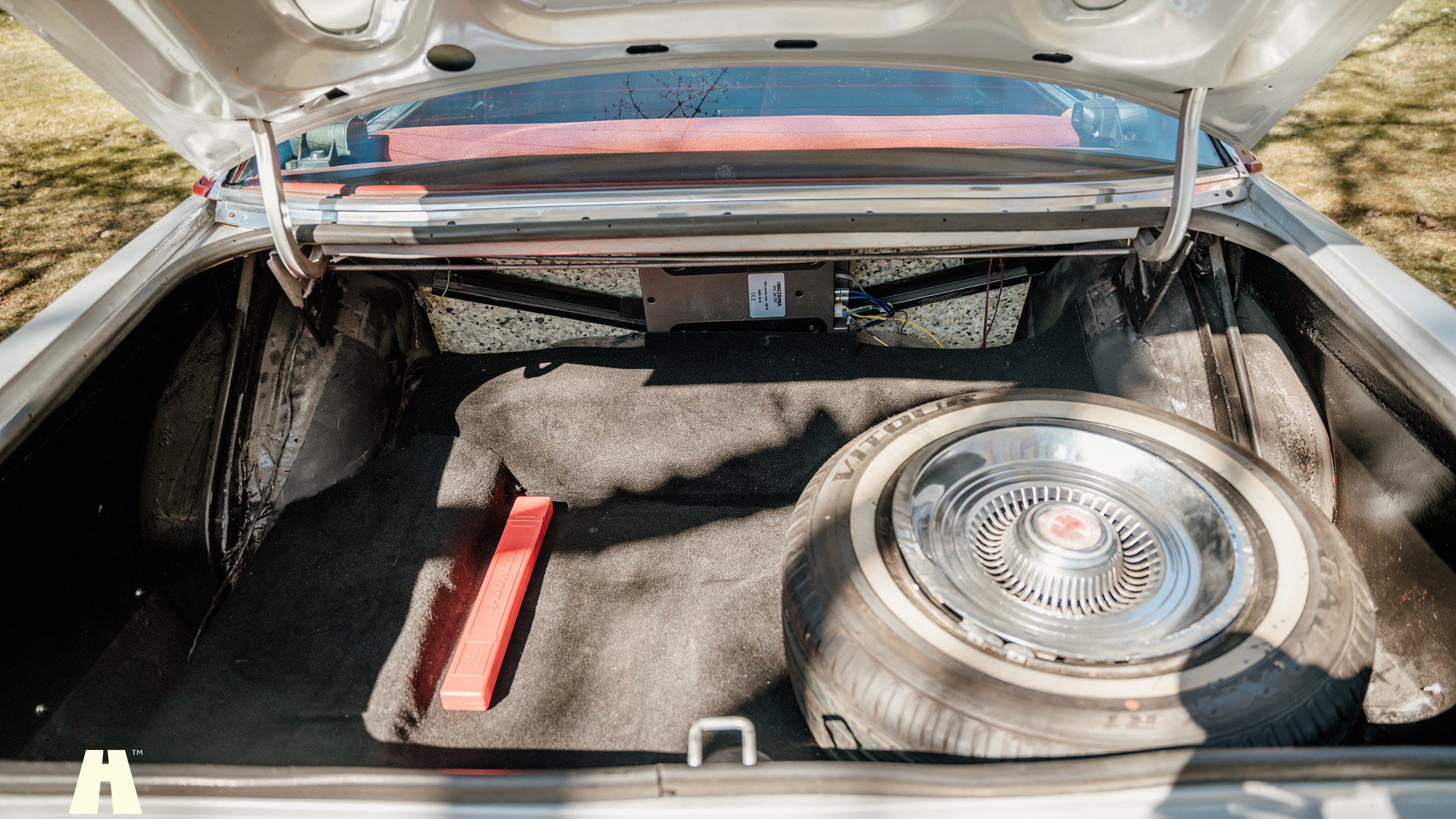 Innenraumfoto von 1976 Ford Mercury Monarch Ghia (42)