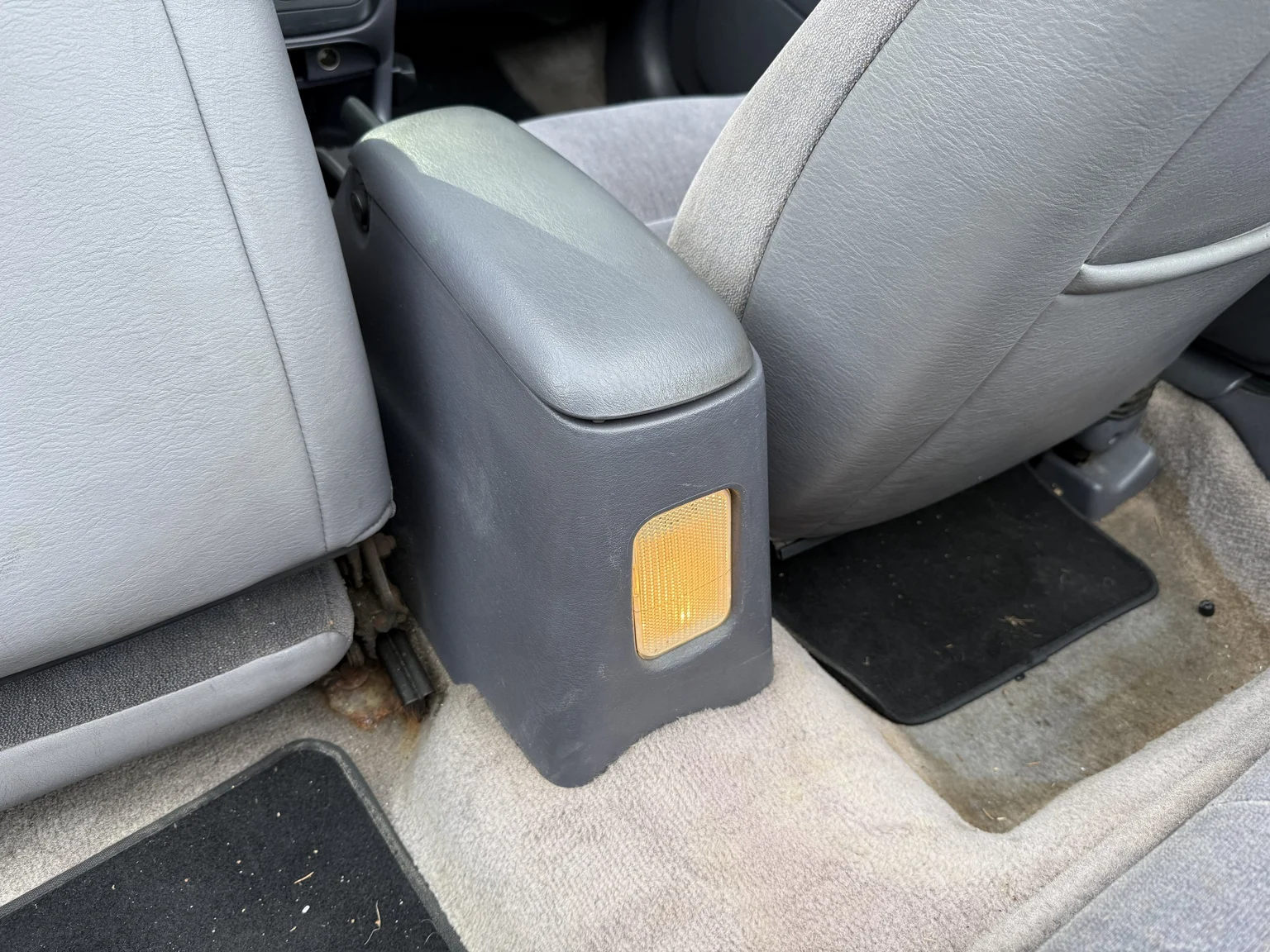 Interior image of 1997 Chrysler Sebring Cabriolet (32)