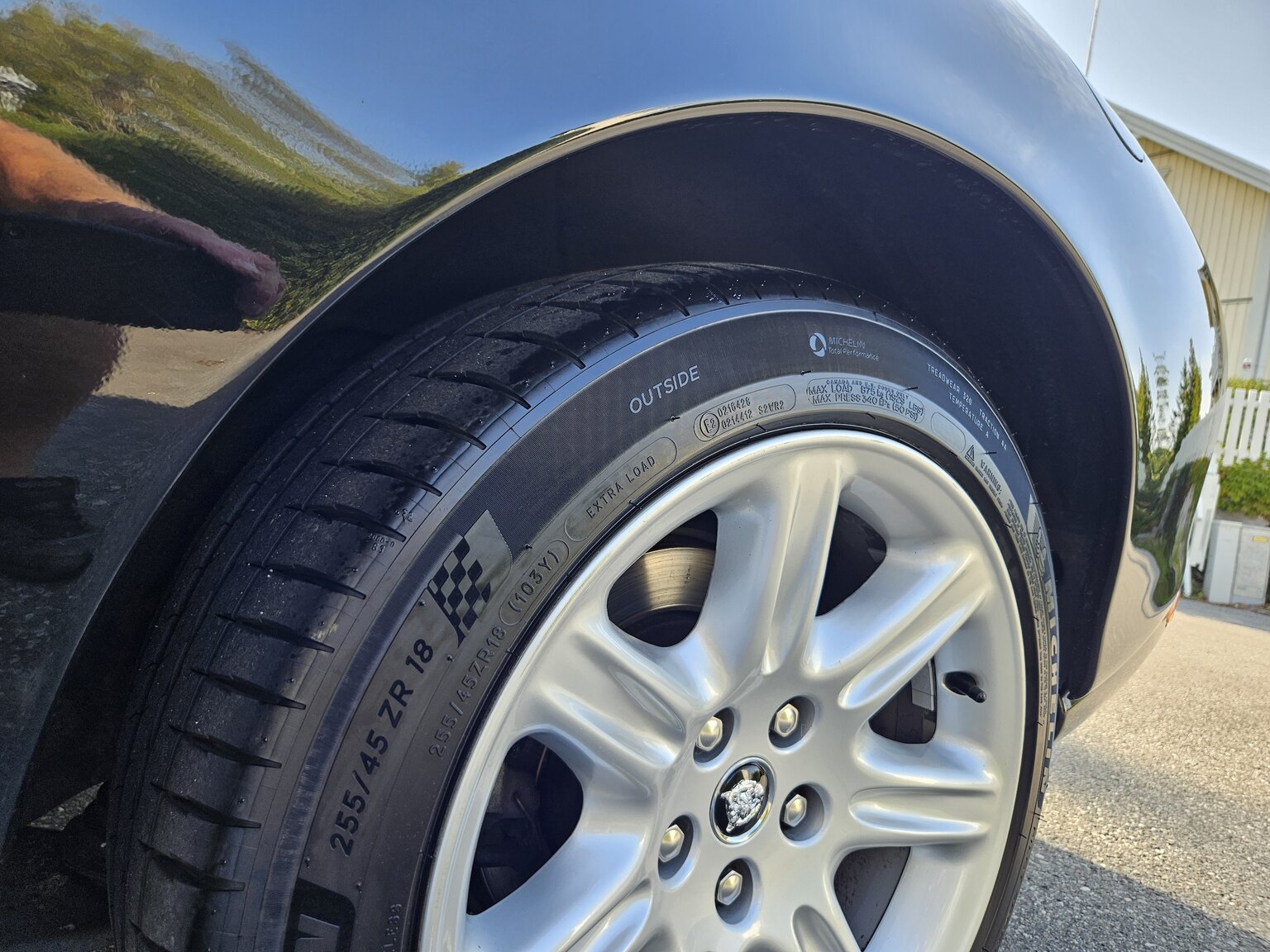 Exteriörbild på 1998 Jaguar XK8 Cabriolet