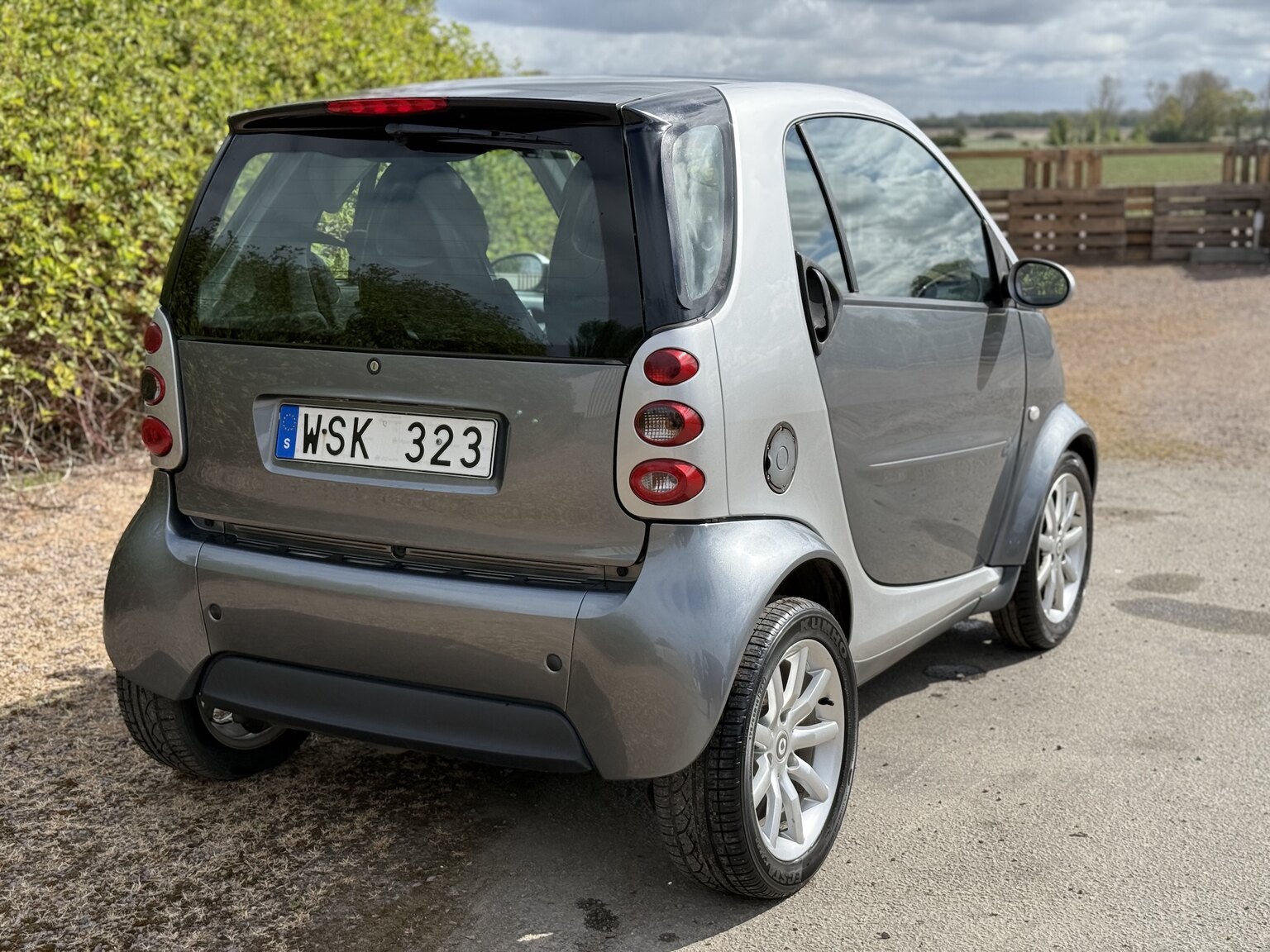 Exterior image of 2005 Smart Fortwo 0.7