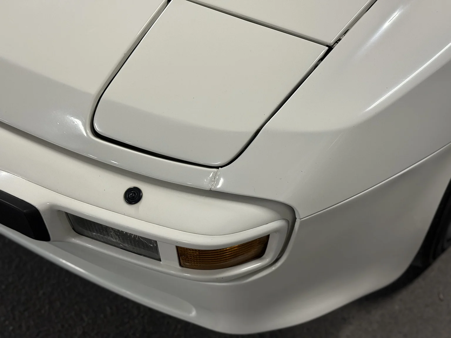 Exteriörbild på 1984 PORSCHE 944 Targa (38)
