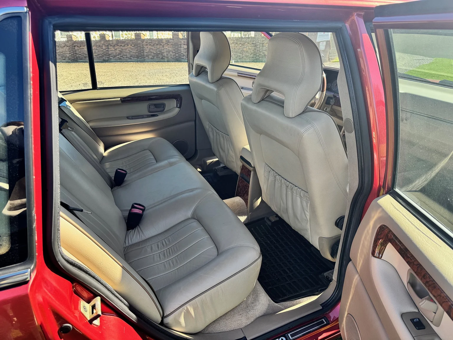 Innenraumfoto von 1998 Volvo S90 3.0 (2)