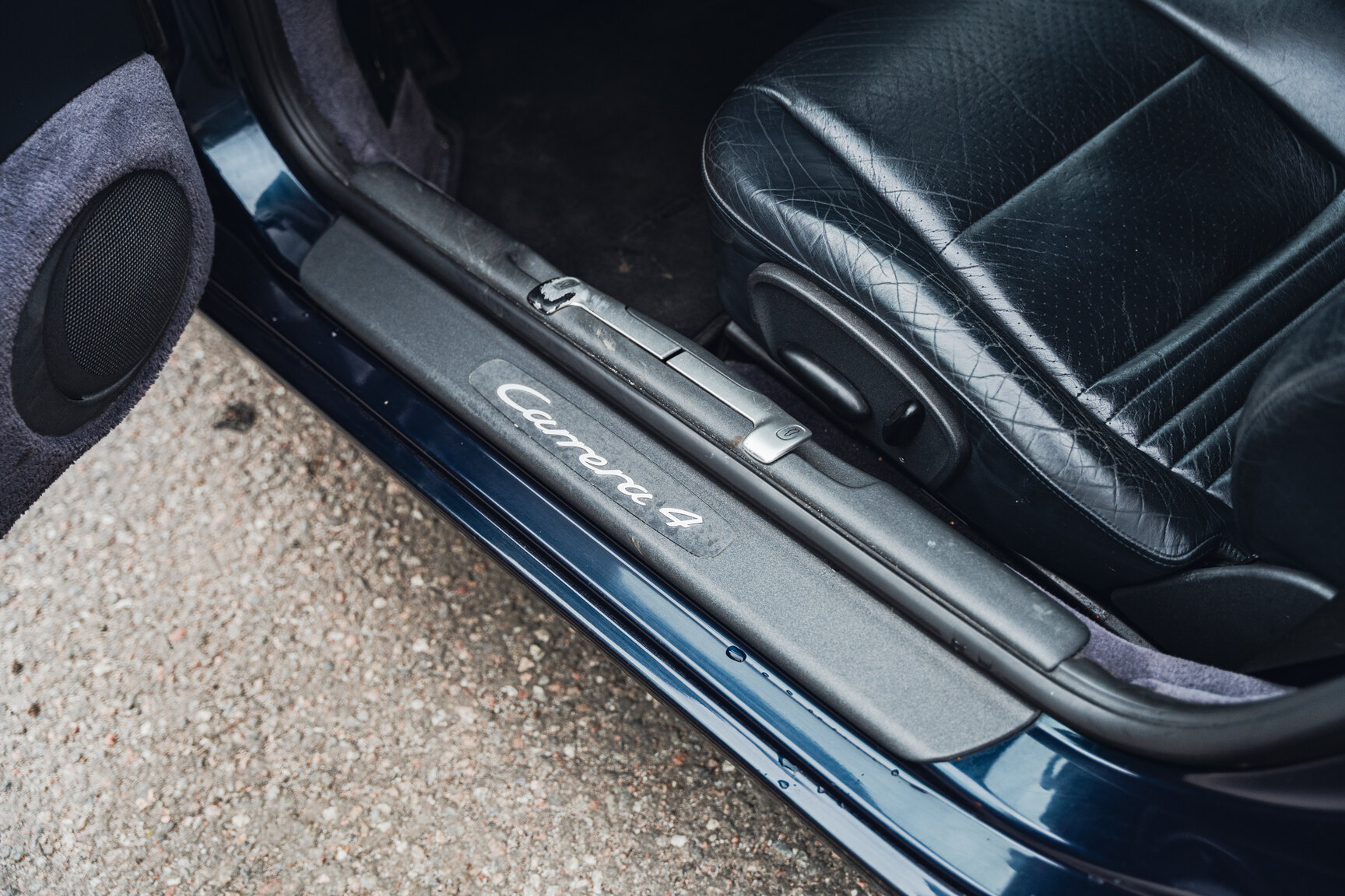 Interior image of 1999 Porsche 911 Carrera 4