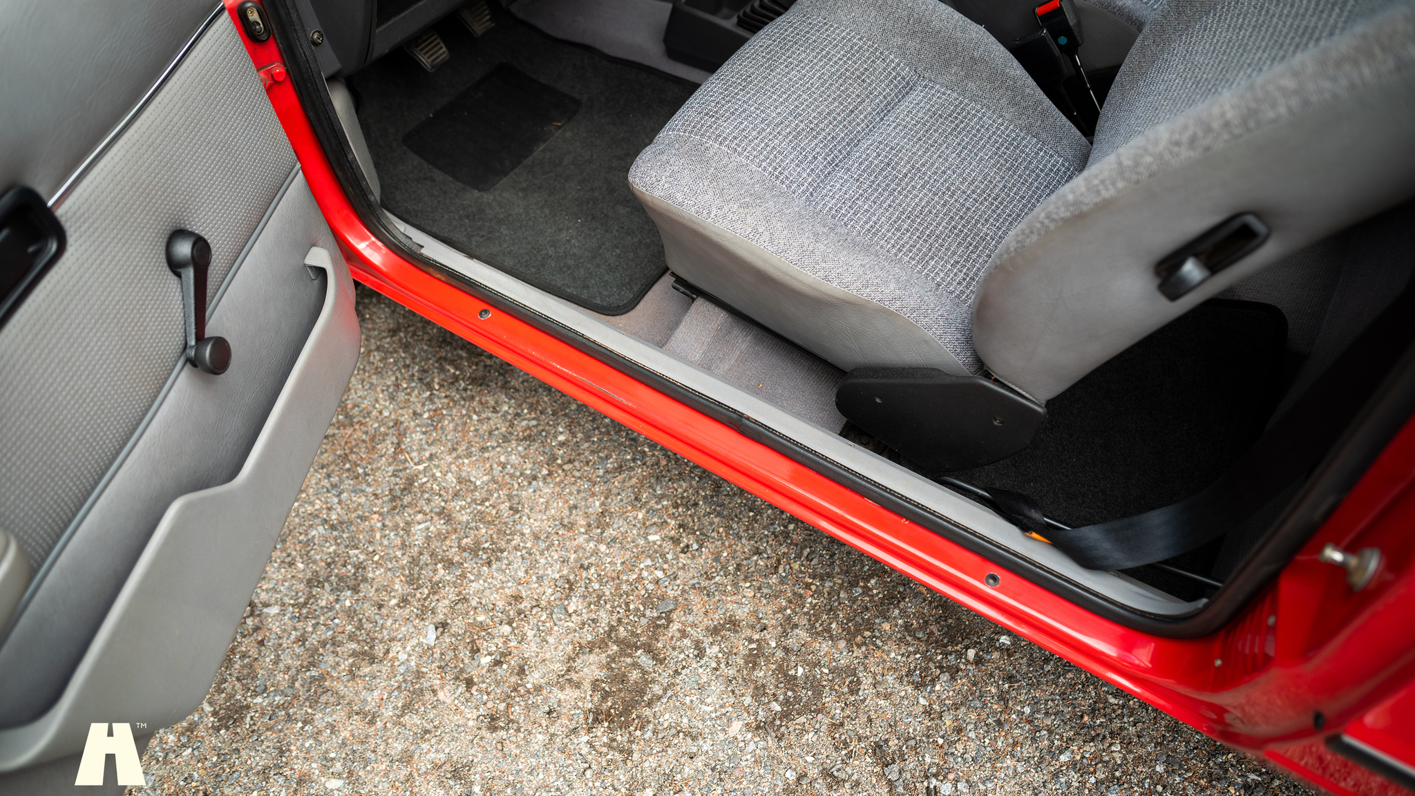 Interior image of 1986 Ford Escort 1.6 Hatchback 3-door  (9)