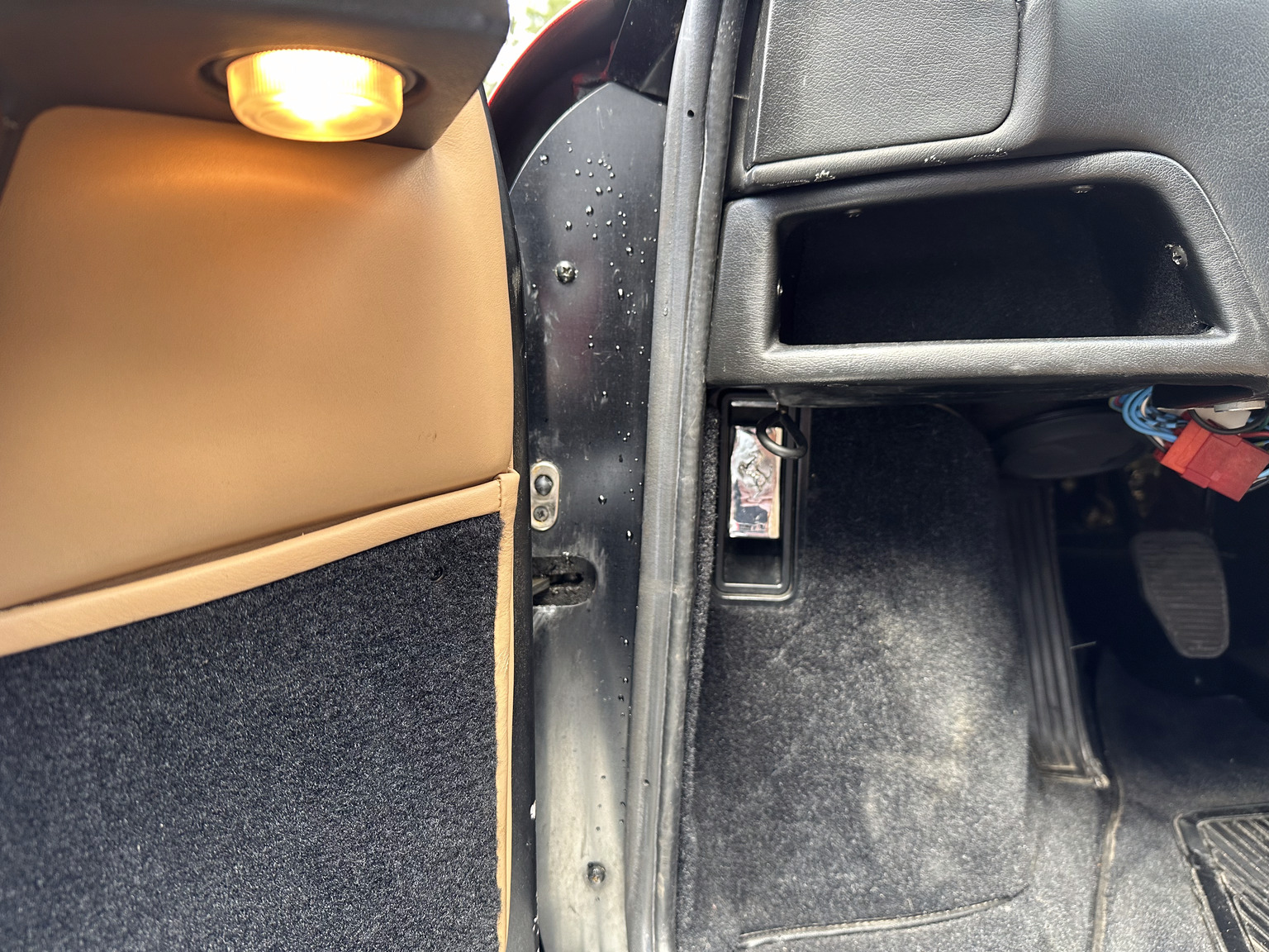 Interiörbild 1988 Ferrari 328 GTB