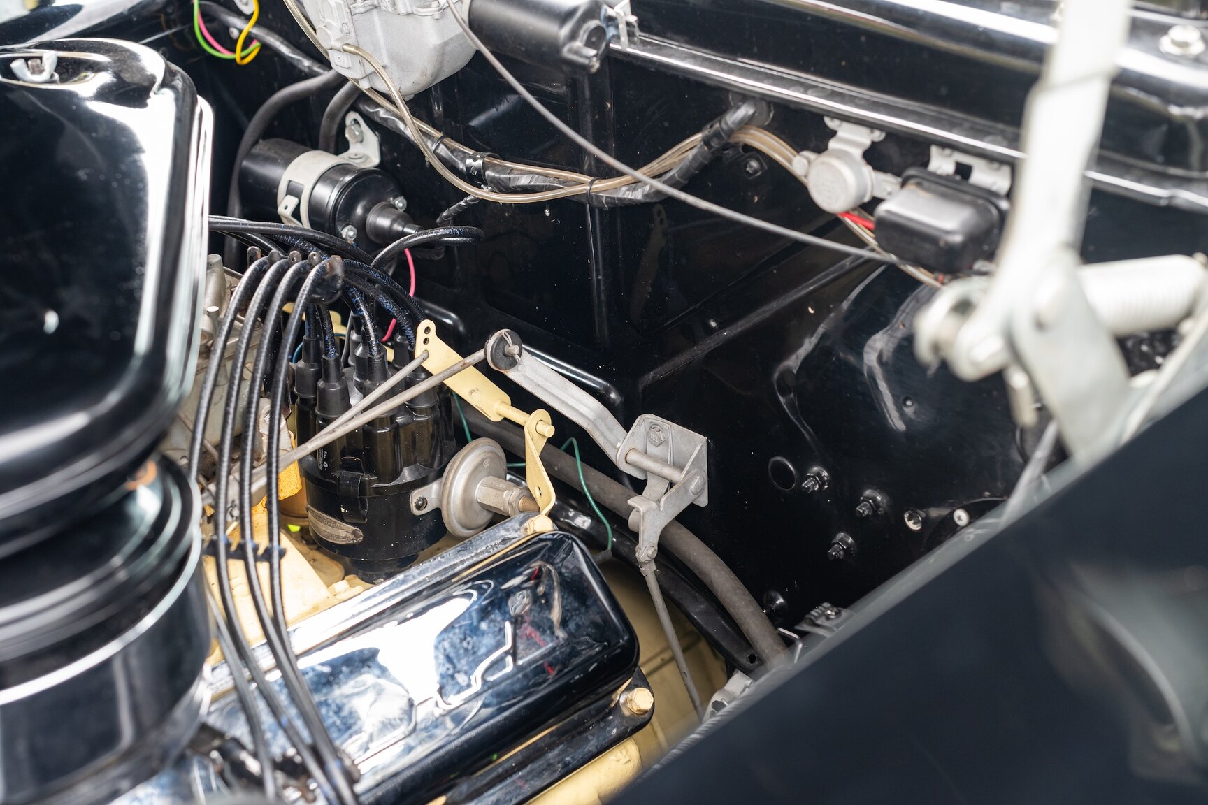 Image of 1955 Packard Caribbean Cabriolet  (17) mechanics