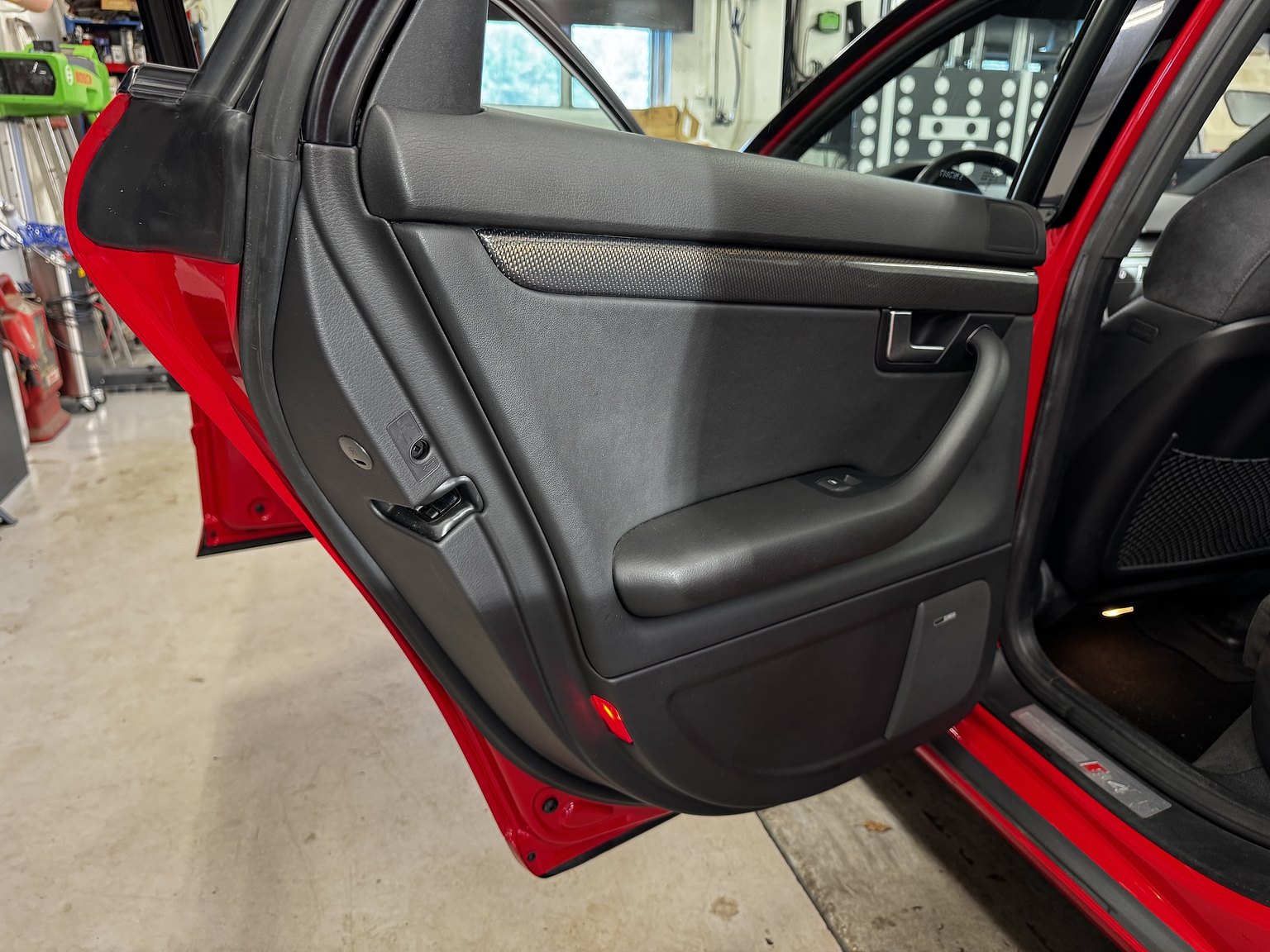 Interior image of 2007 Audi  S4 quattro 4.2 V8 manuell