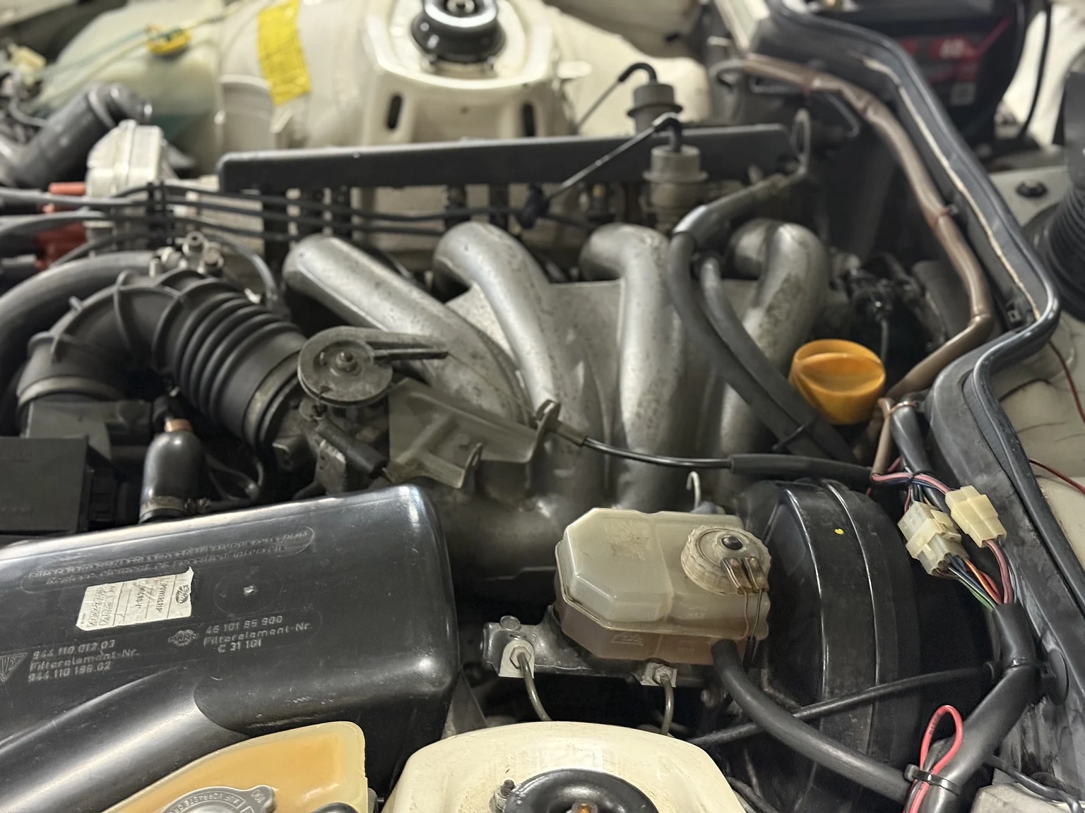 Image of 1984 PORSCHE 944 Targa (6) mechanics