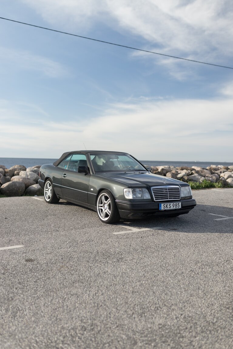 Exterior image of 1993 Mercedes-Benz 300 CE-24 Cabriolet