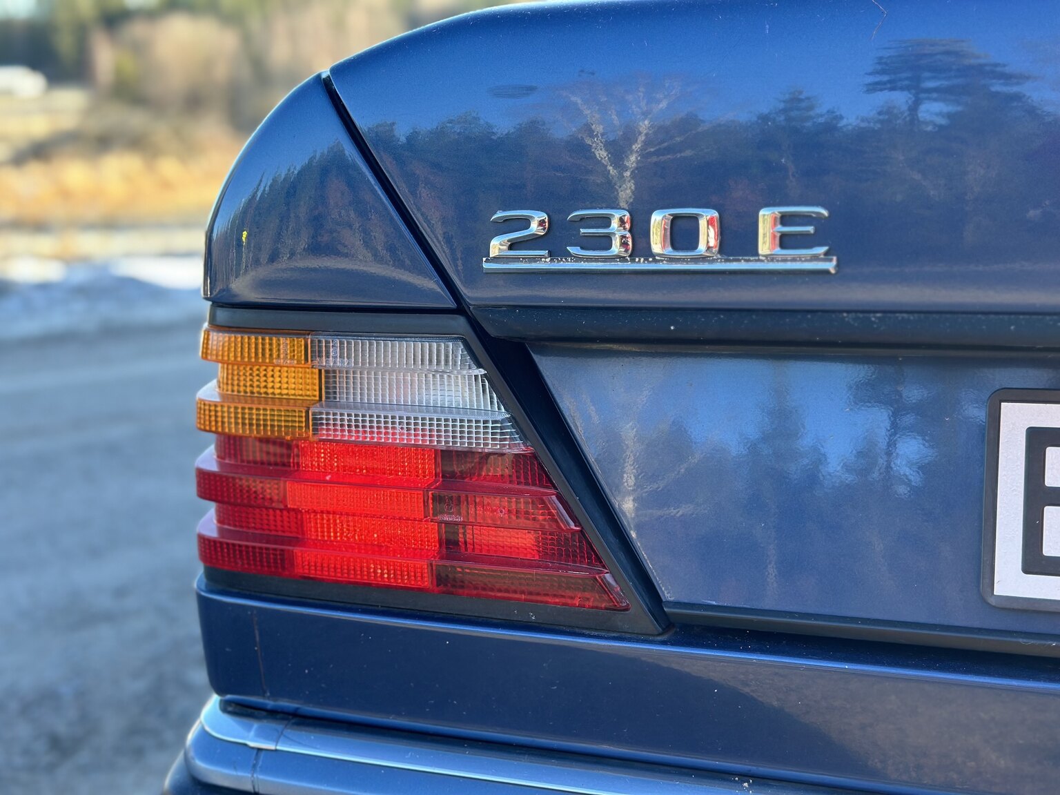 Exteriörbild på 1991 Mercedes-Benz 230 E 