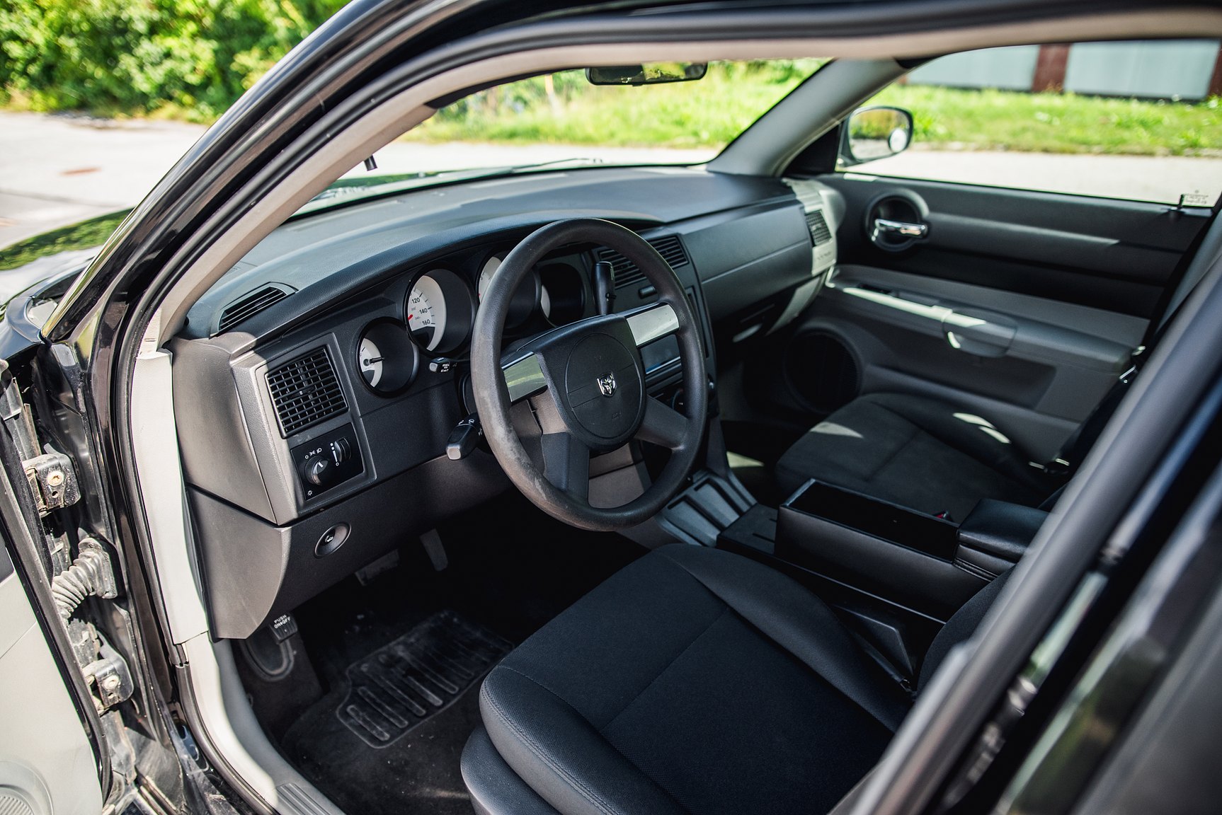 Interior image of 2007 Dodge Charger 5.7 V8 HEMI 