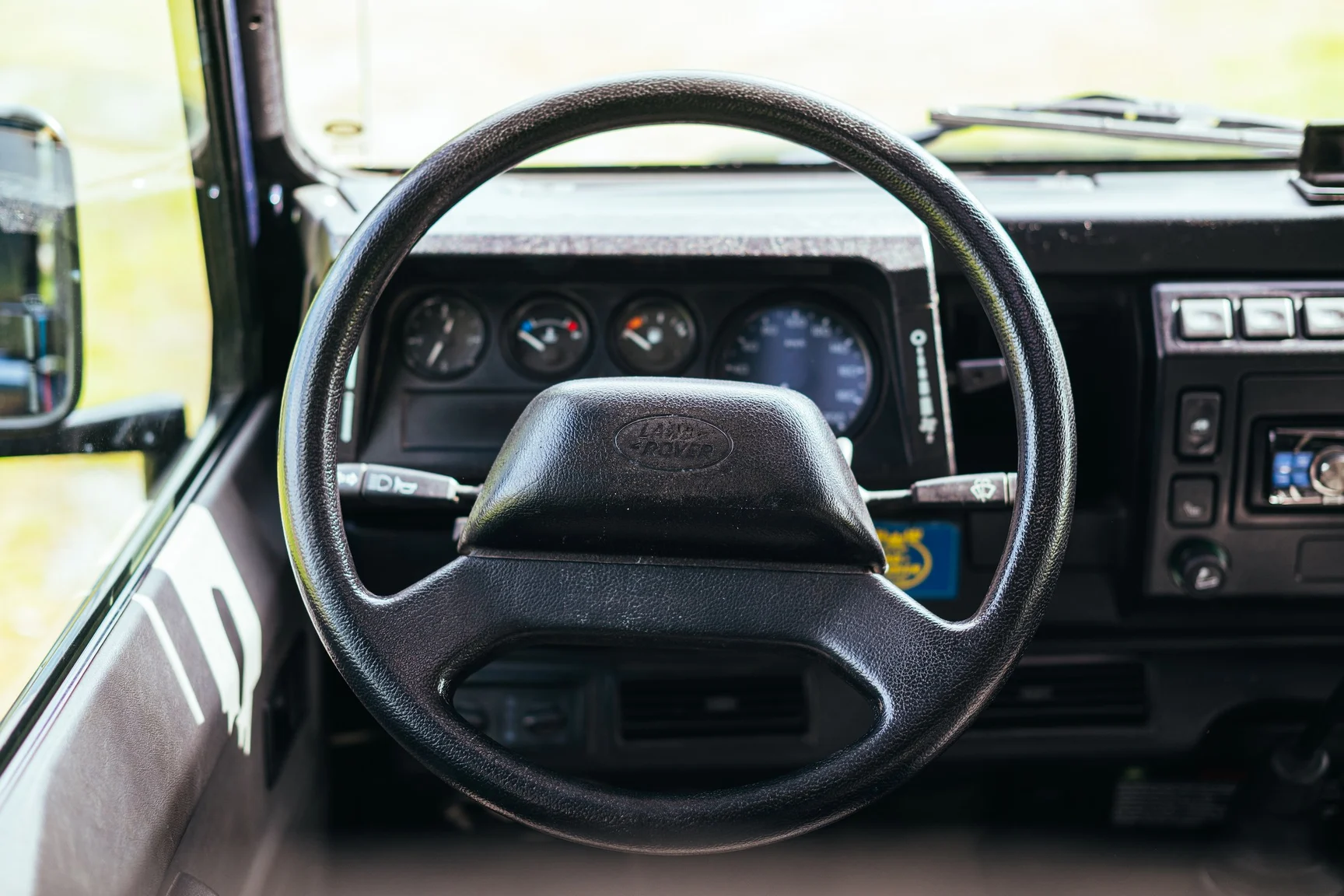 Innenraumfoto von 2002 Land Rover Defender 110 Kombi Td5 (11)